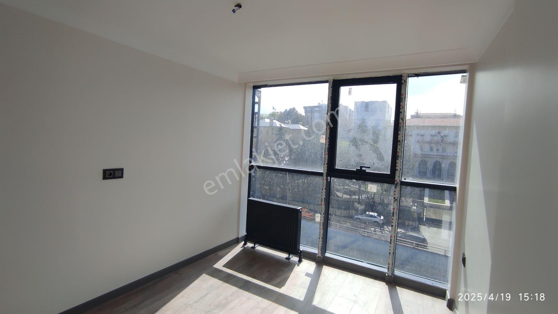 Atatürk Bulvarında 1+1 Lüks Daire/1+1 Lux.apart. On Atatürk Blv. - Görsel 25