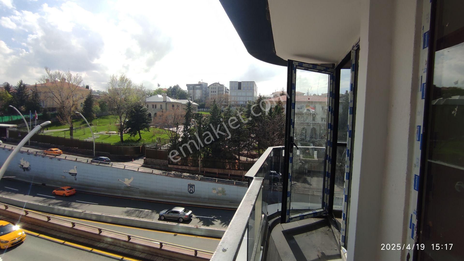 Atatürk Bulvarında 1+1 Lüks Daire/1+1 Lux.apart. On Atatürk Blv. - Görsel 12