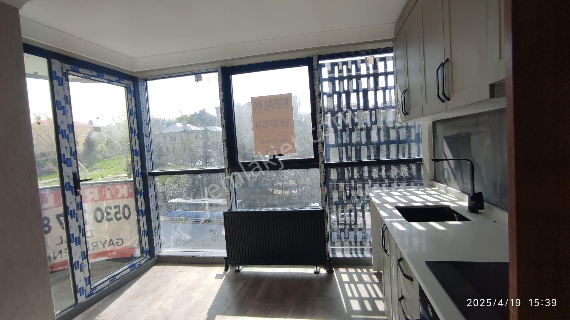 Atatürk Bulvarında 1+1 Lüks Daire/1+1 Lux.apart. On Atatürk Blv. - Görsel 23