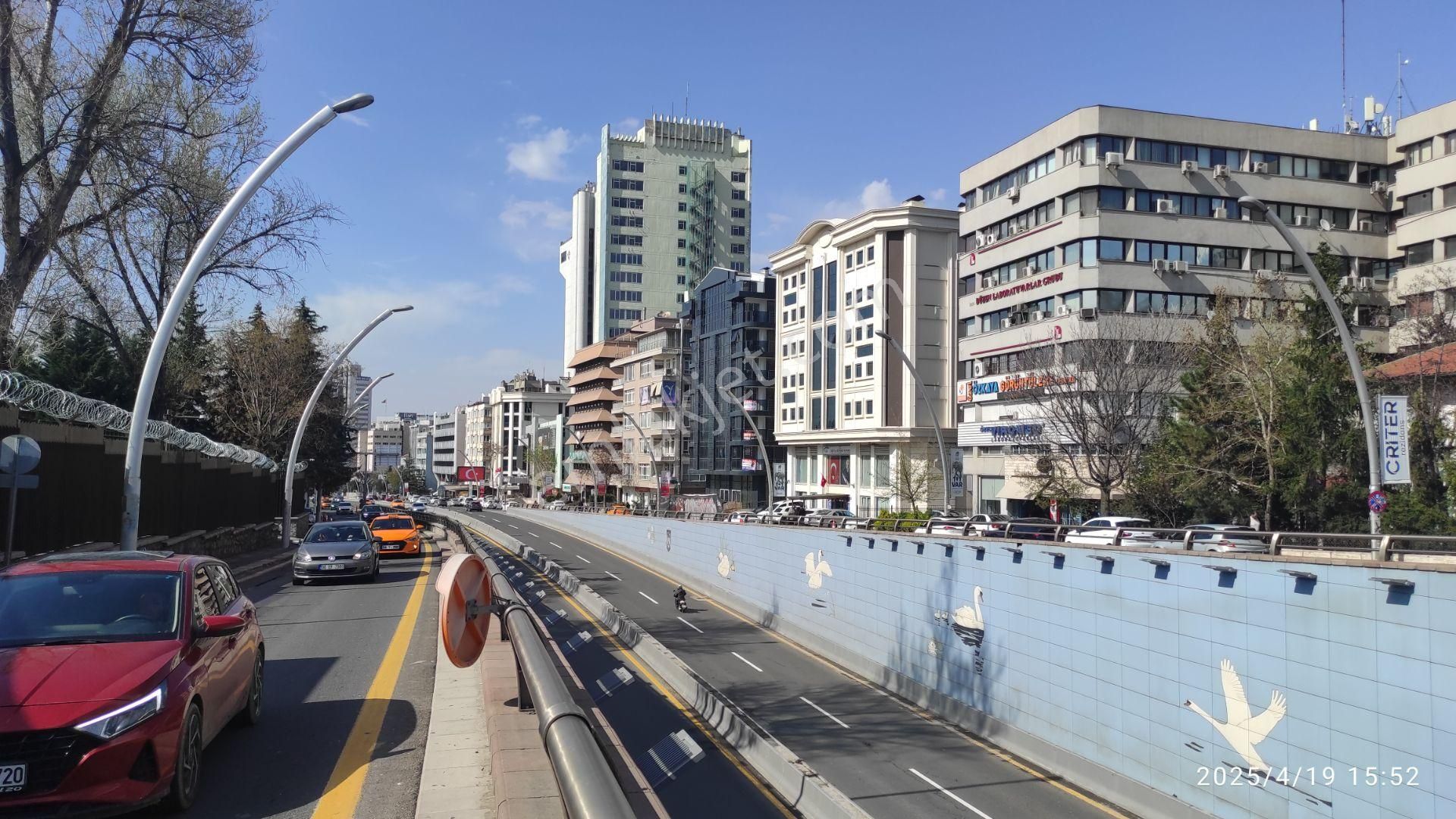 Atatürk Bulvarında 1+1 Lüks Daire/1+1 Lux.apart. On Atatürk Blv. - Görsel 18