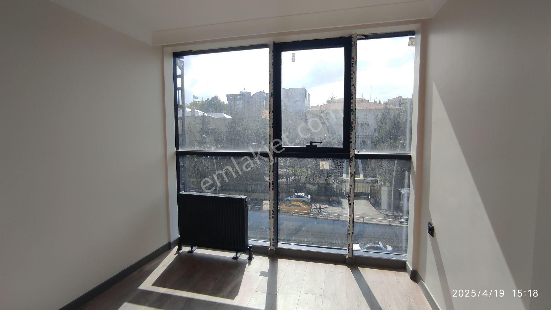 Atatürk Bulvarında 1+1 Lüks Daire/1+1 Lux.apart. On Atatürk Blv. - Görsel 26