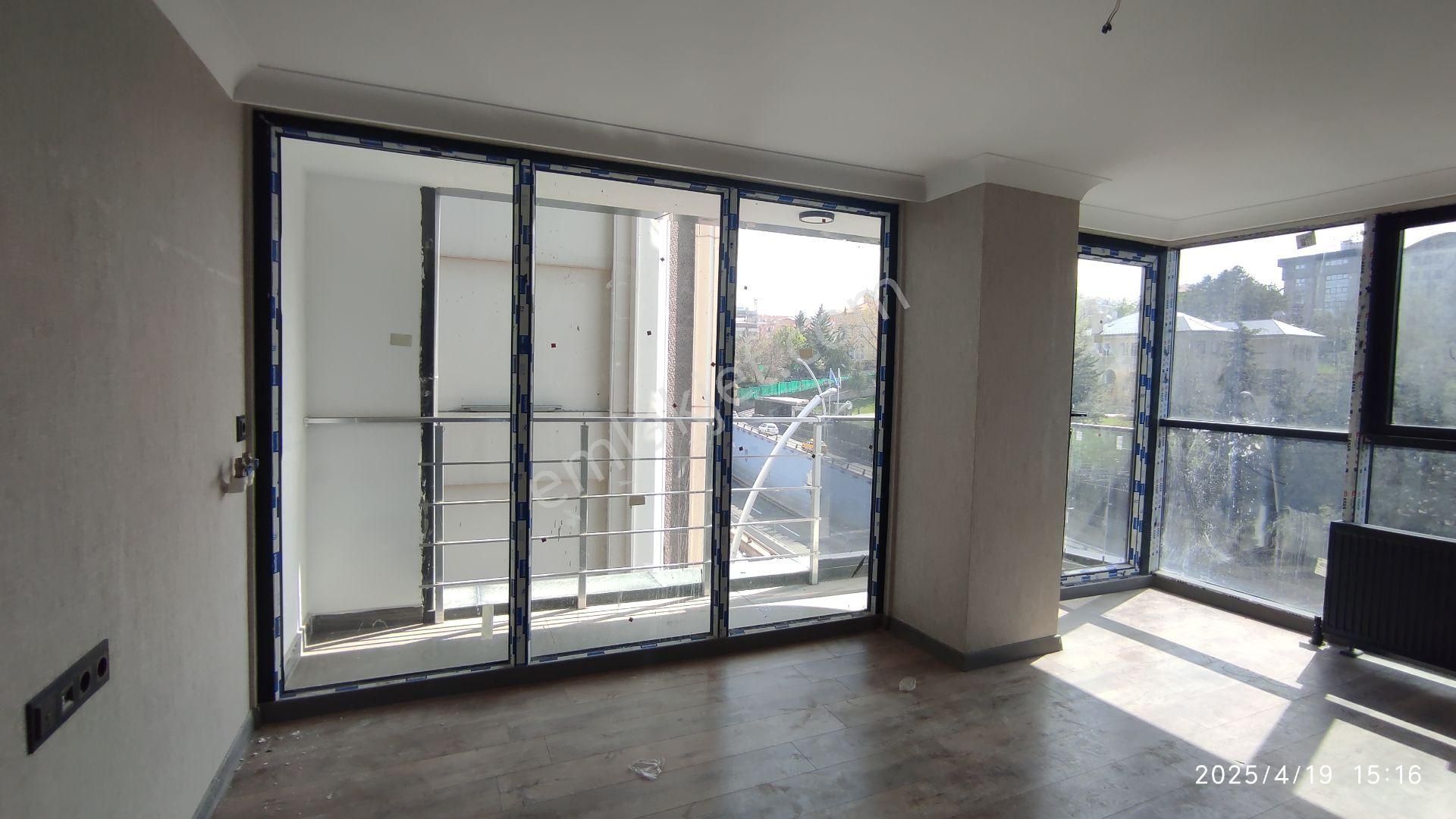 Atatürk Bulvarında 1+1 Lüks Daire/1+1 Lux.apart. On Atatürk Blv. - Görsel 35