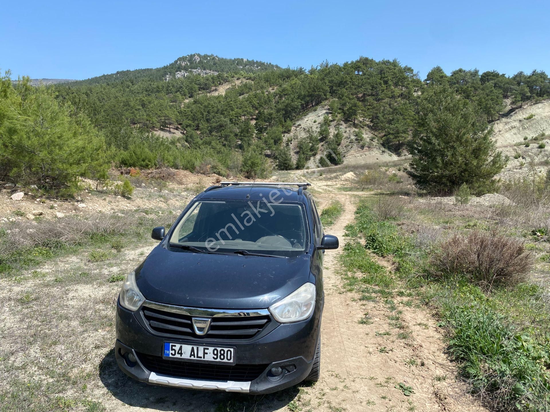 Resmi Yolu Olan 930 M2 Doğa Harikası Arazi