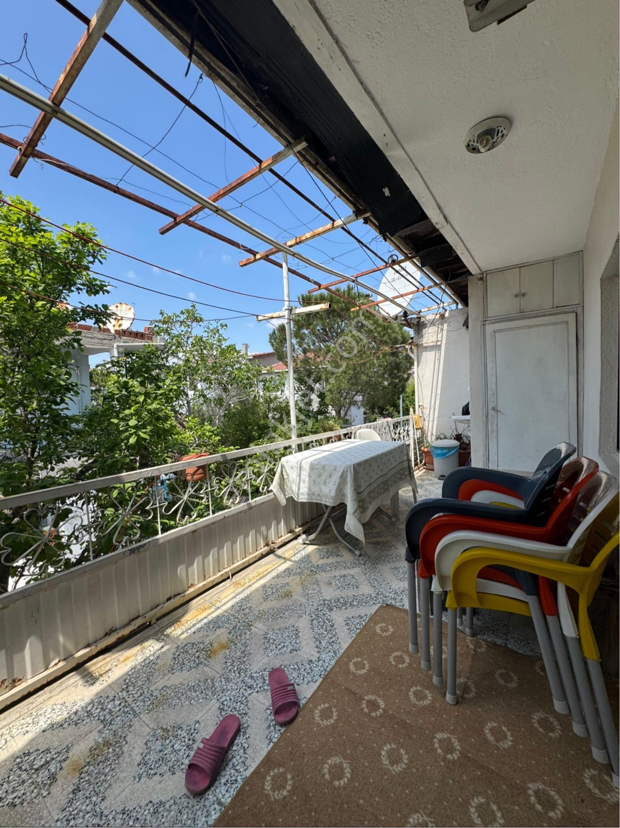 Manisa Soma Güvenler Emlaktan İstasyon Mevkii Doğalgaz Kapıda 2 Katlı Müstakil Bina