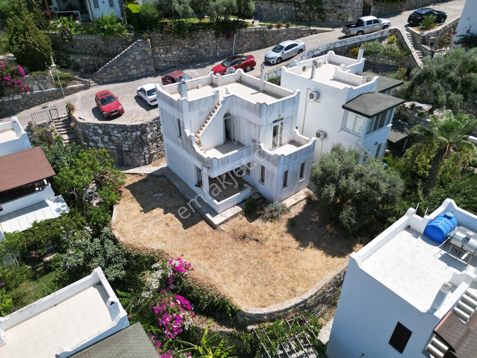 Güllük Yasemin Sitesinde İhtiyaç Fazlalığından Satılık Villa