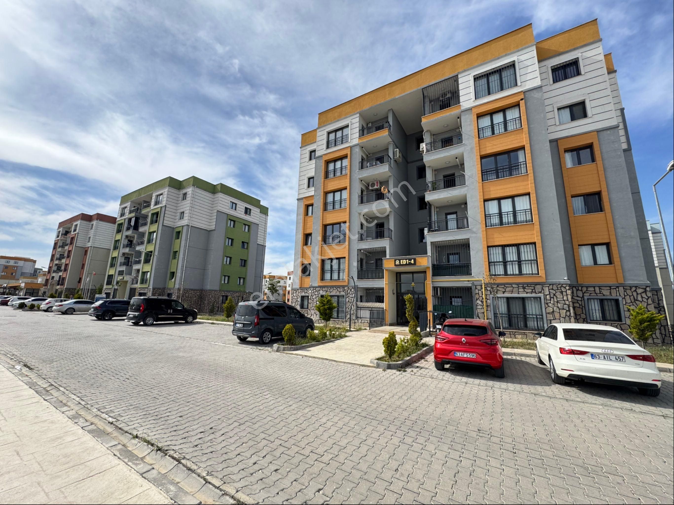 Cadde Seyrandan Satlık 2+1/619 Konutlarında