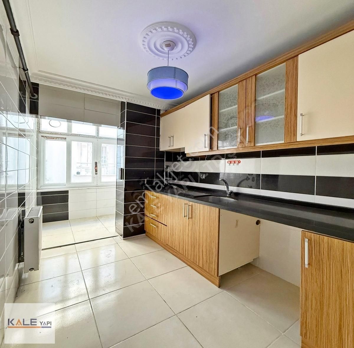 Bahçeşehir Lokasyonunda Yatırıma Uygun 2+1 Satılık Daire