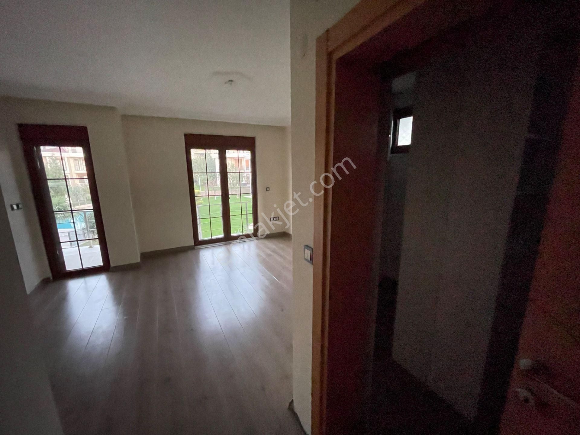 Tuzla Alize Sitesinde 5+2 Yüzme Havuzlu Özel Otoparklı Lüx Villa - Görsel 19