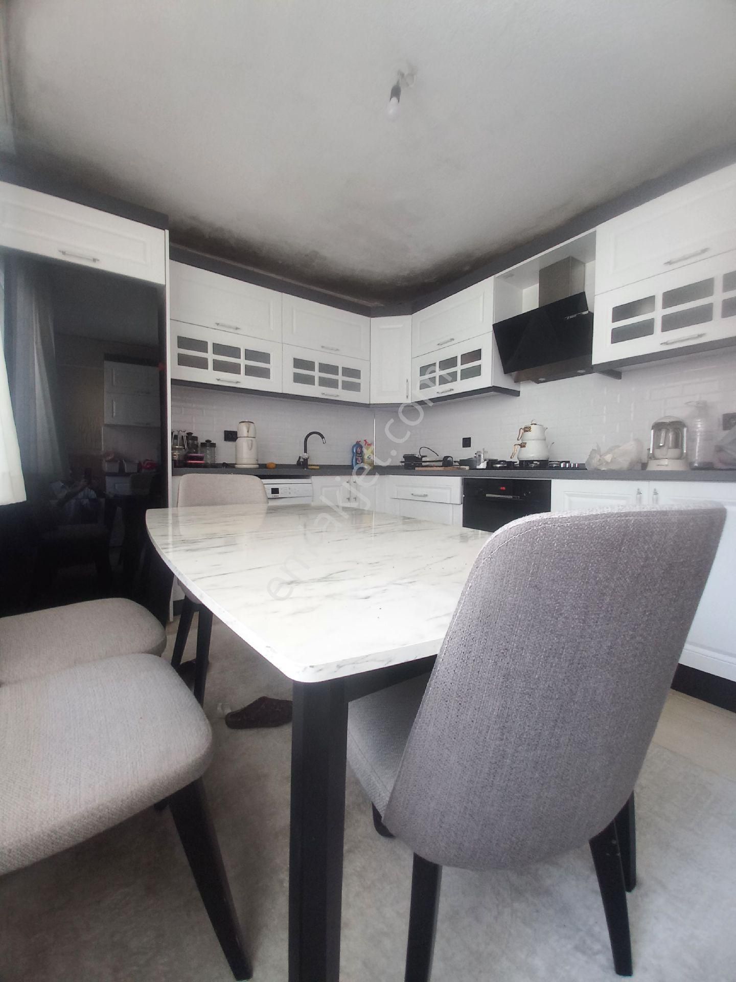 İzmir Konak Çinarte Mahallesinde Satılık 2+1 Daire
