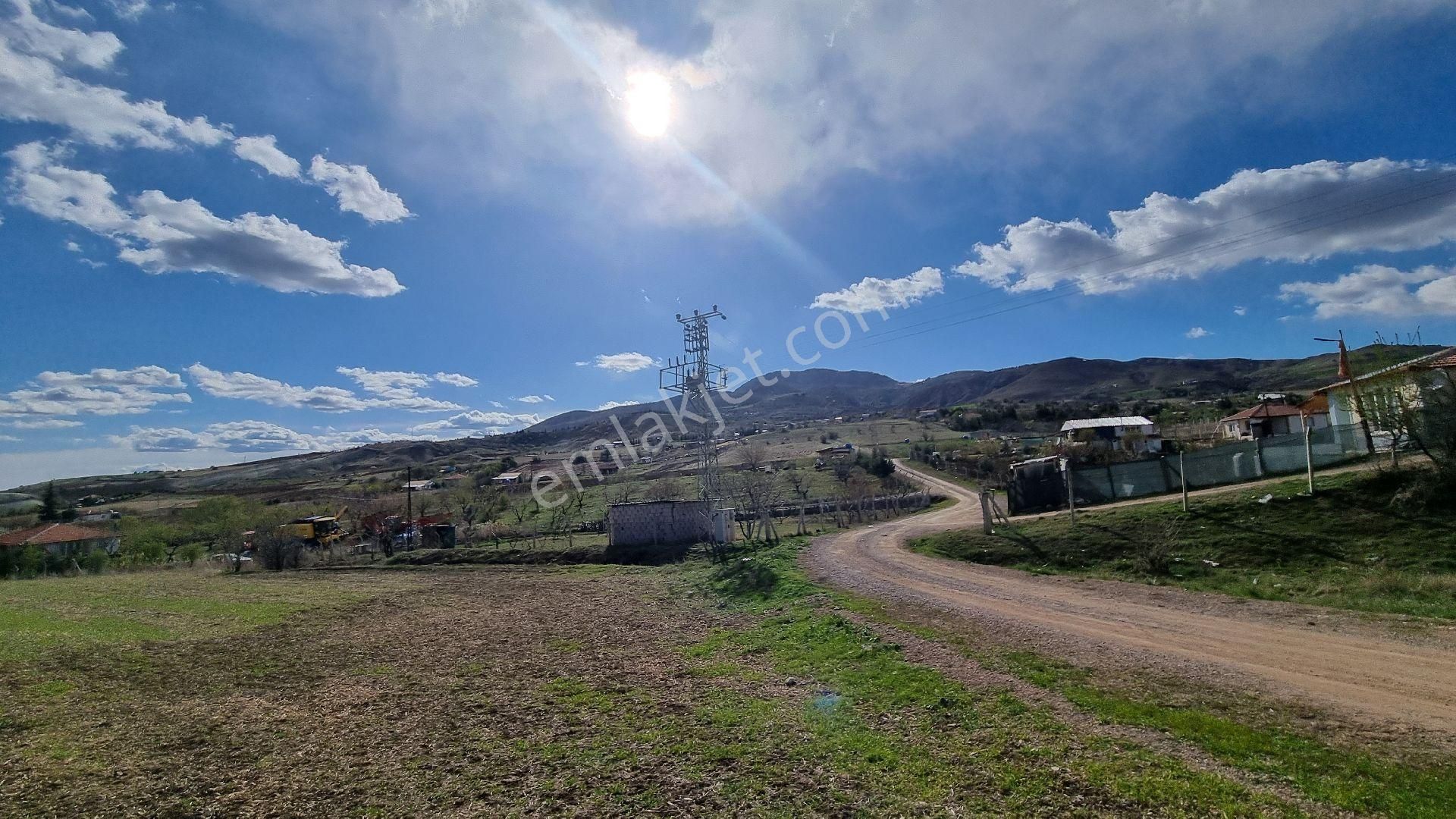 Ayaş Gökler Köy İçi 216m2 Kadastro Yol Cepheli Yatırımlık Hisse Tapulu