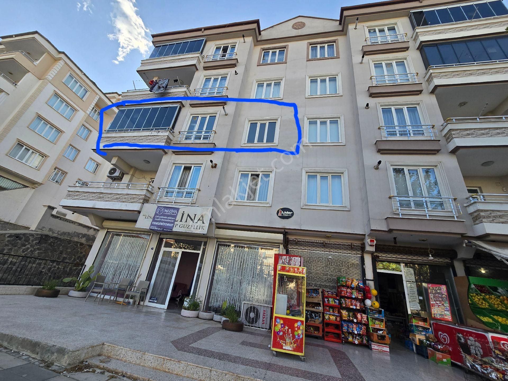 Aktif'ten Küba Camiı Civarı Park Cepheli Arakat Hasarsız İskanlı Satılık 2+1
