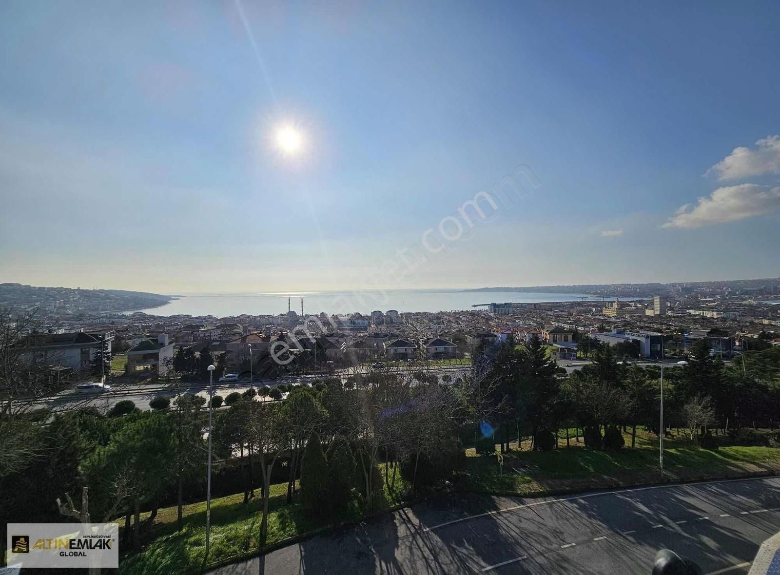 Deniz Manzaralı Şehrin İçinde Fırsat Villa - Görsel 14