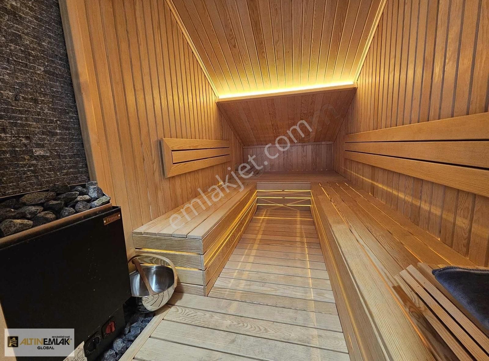 Deniz Manzaralı Şehrin İçinde Fırsat Villa - Görsel 30