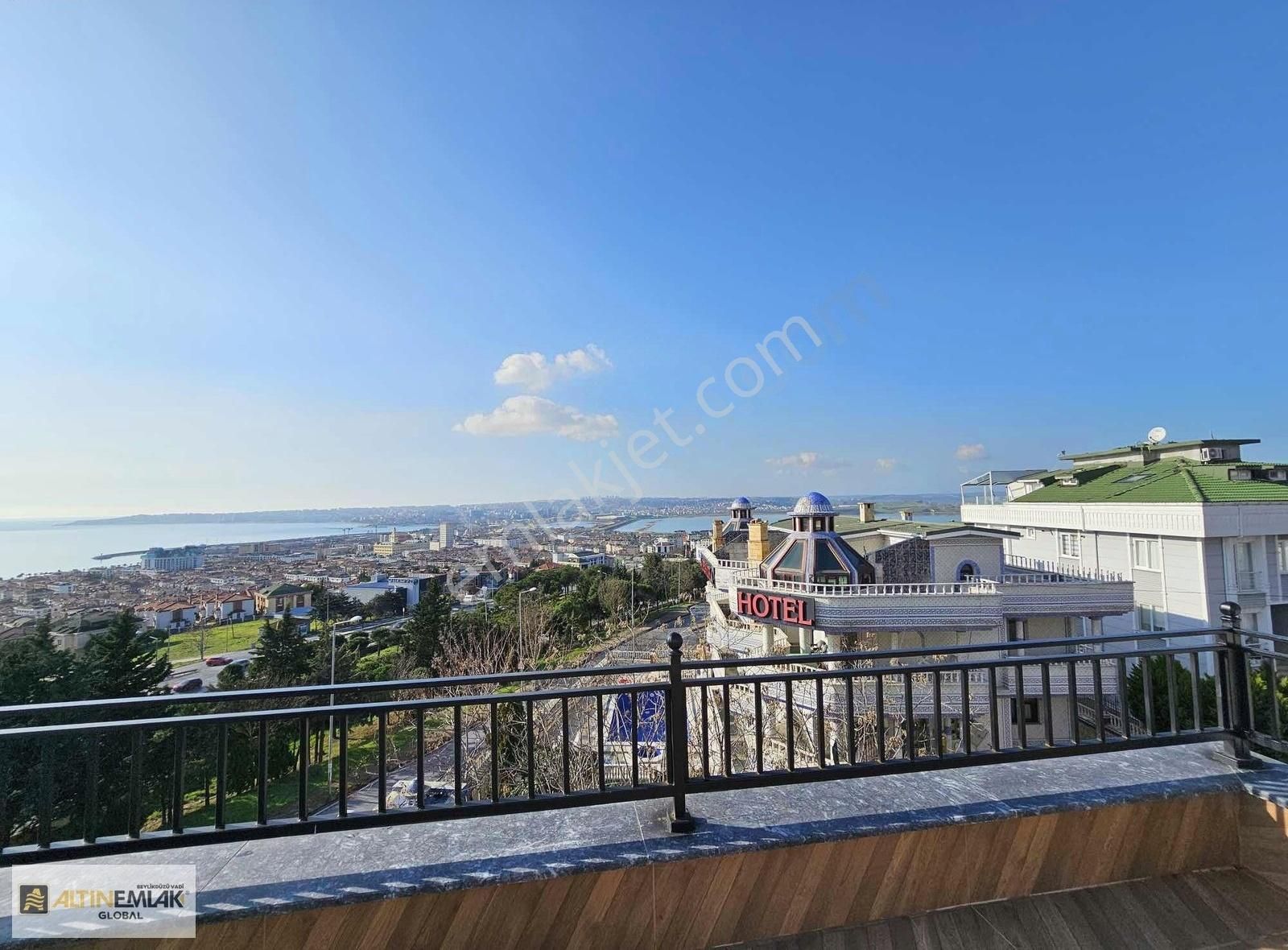 Deniz Manzaralı Şehrin İçinde Fırsat Villa - Görsel 7