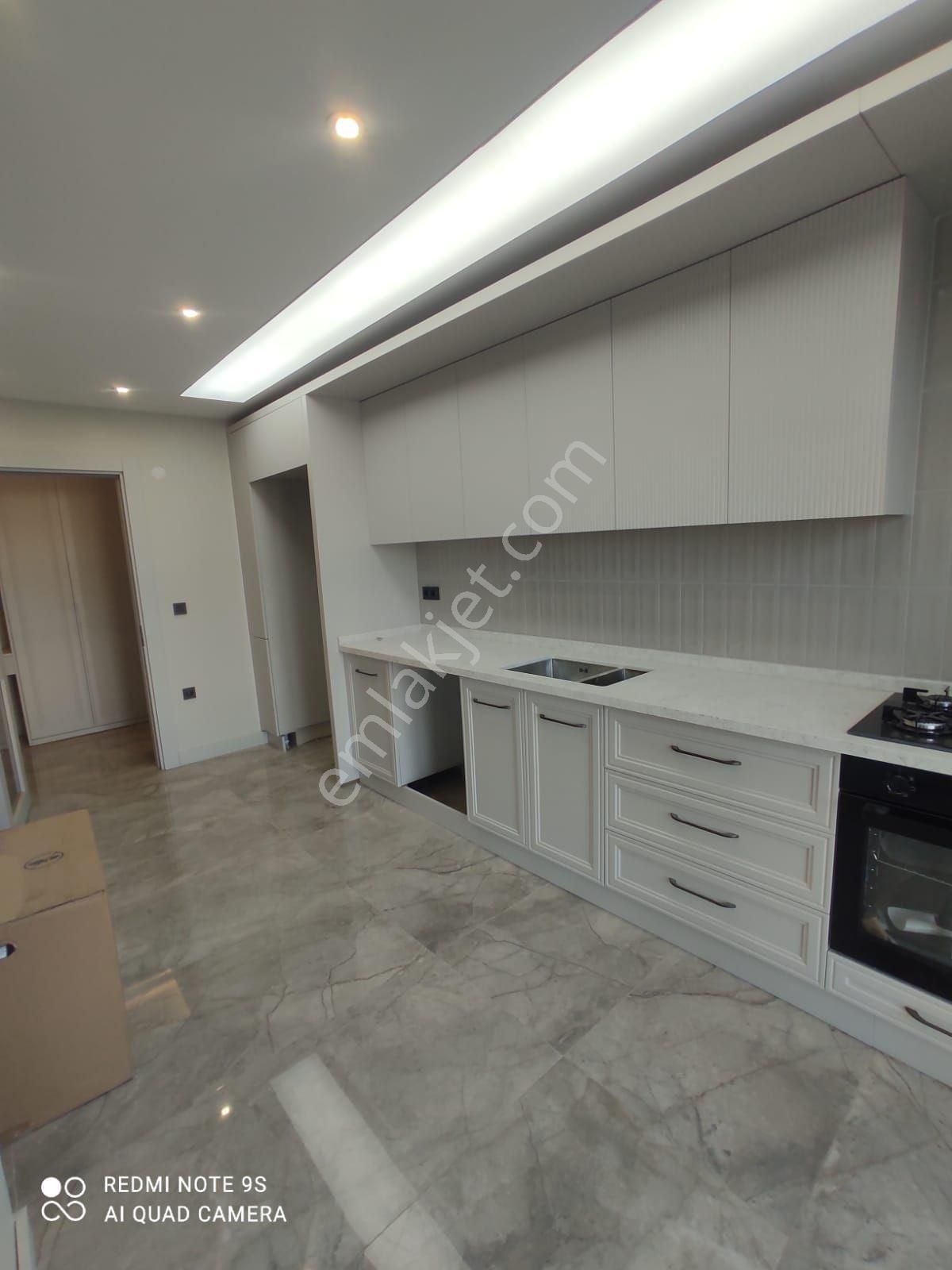 Beylıkdüzü Kavaklı Merkezde Sıfır 3+1 Ara Katlar 2 Balkonlu Satılık - Görsel 4