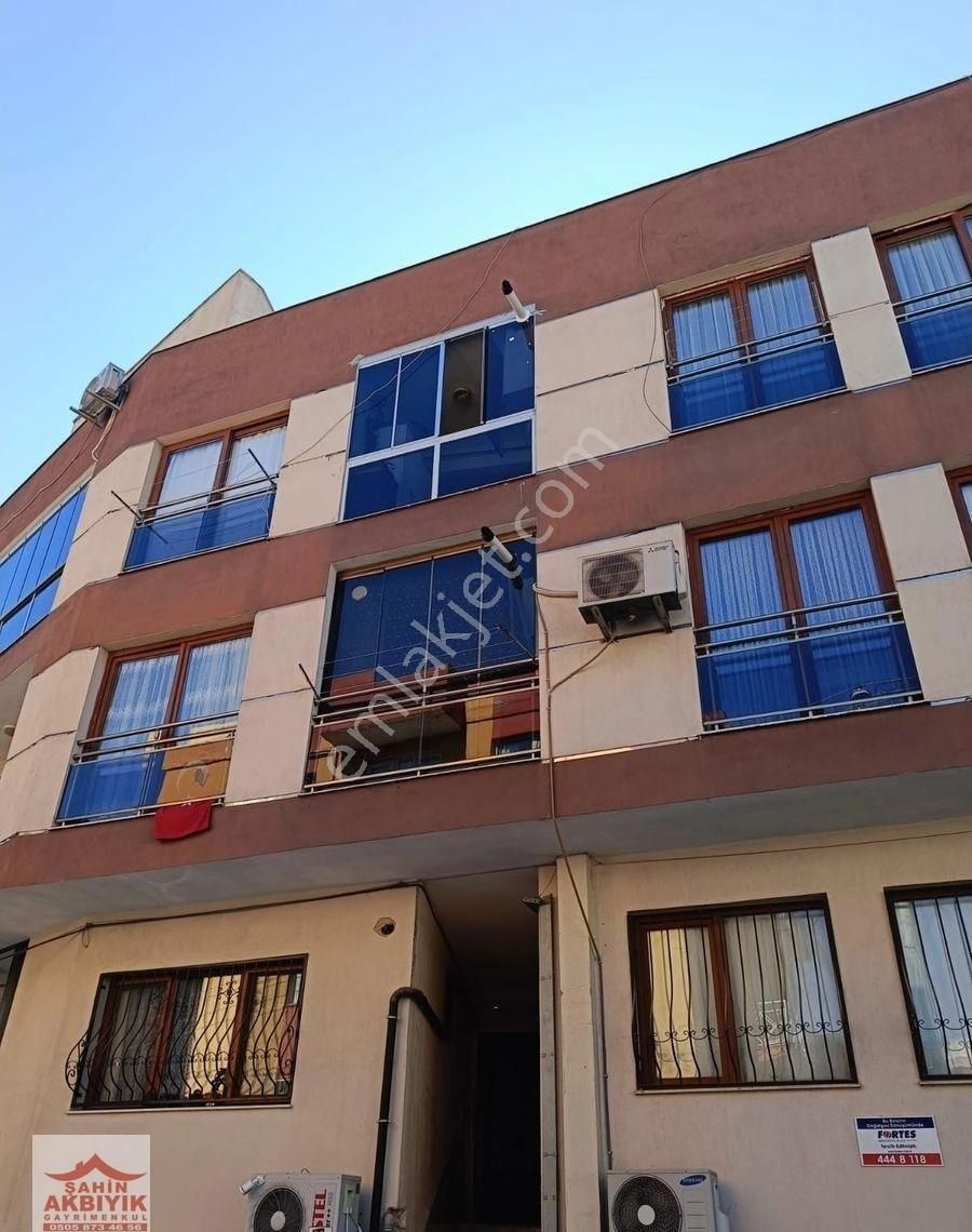 Bayraklı Aspendos Yakını 2+1 D.gazlı 90 M2