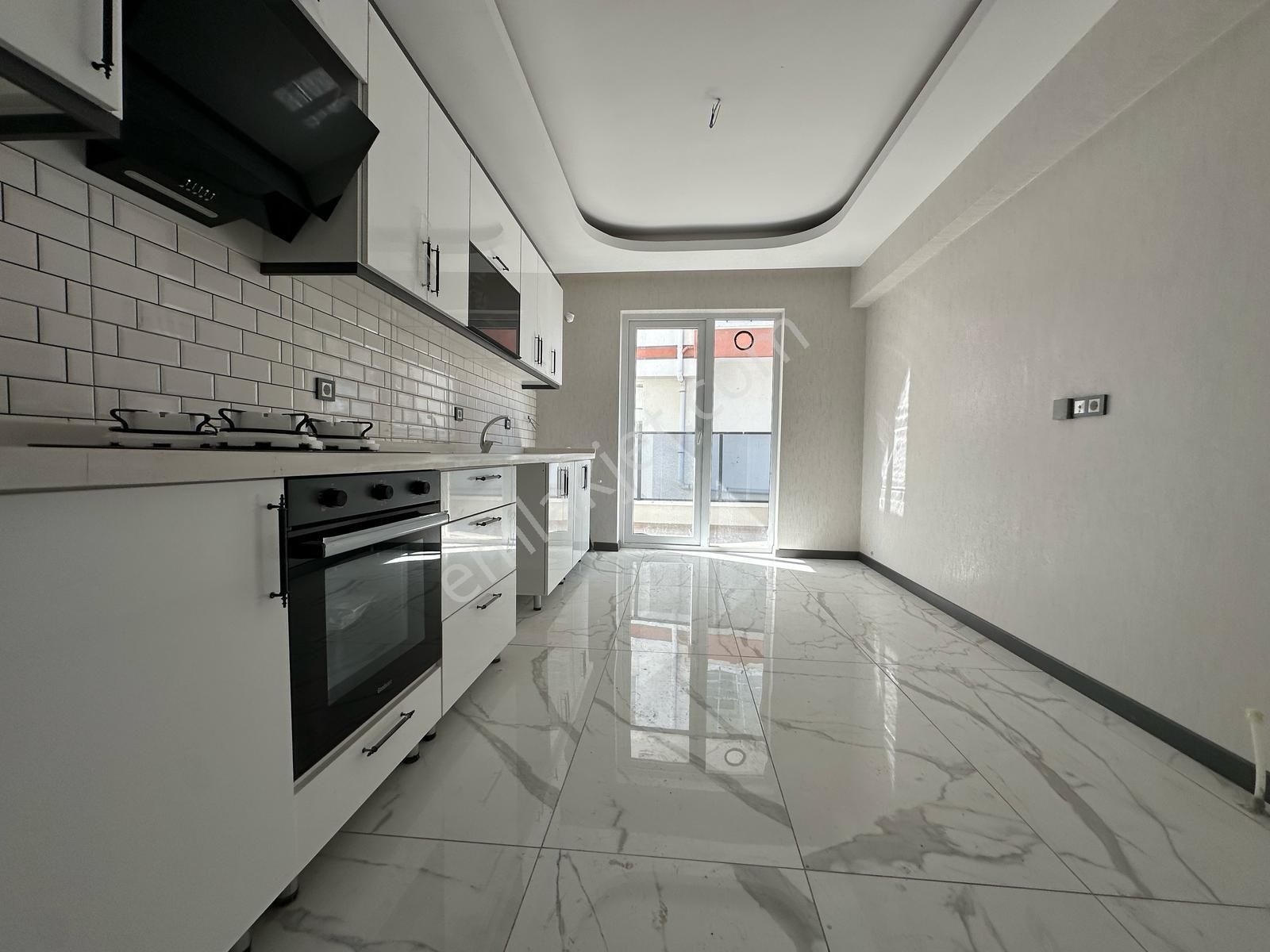 Pursaklar Mehmet Zengin Emlak'tan Otoparklı Sıfır 1.kat 3+1 Çift Banyolu Ful Yapılı Daire