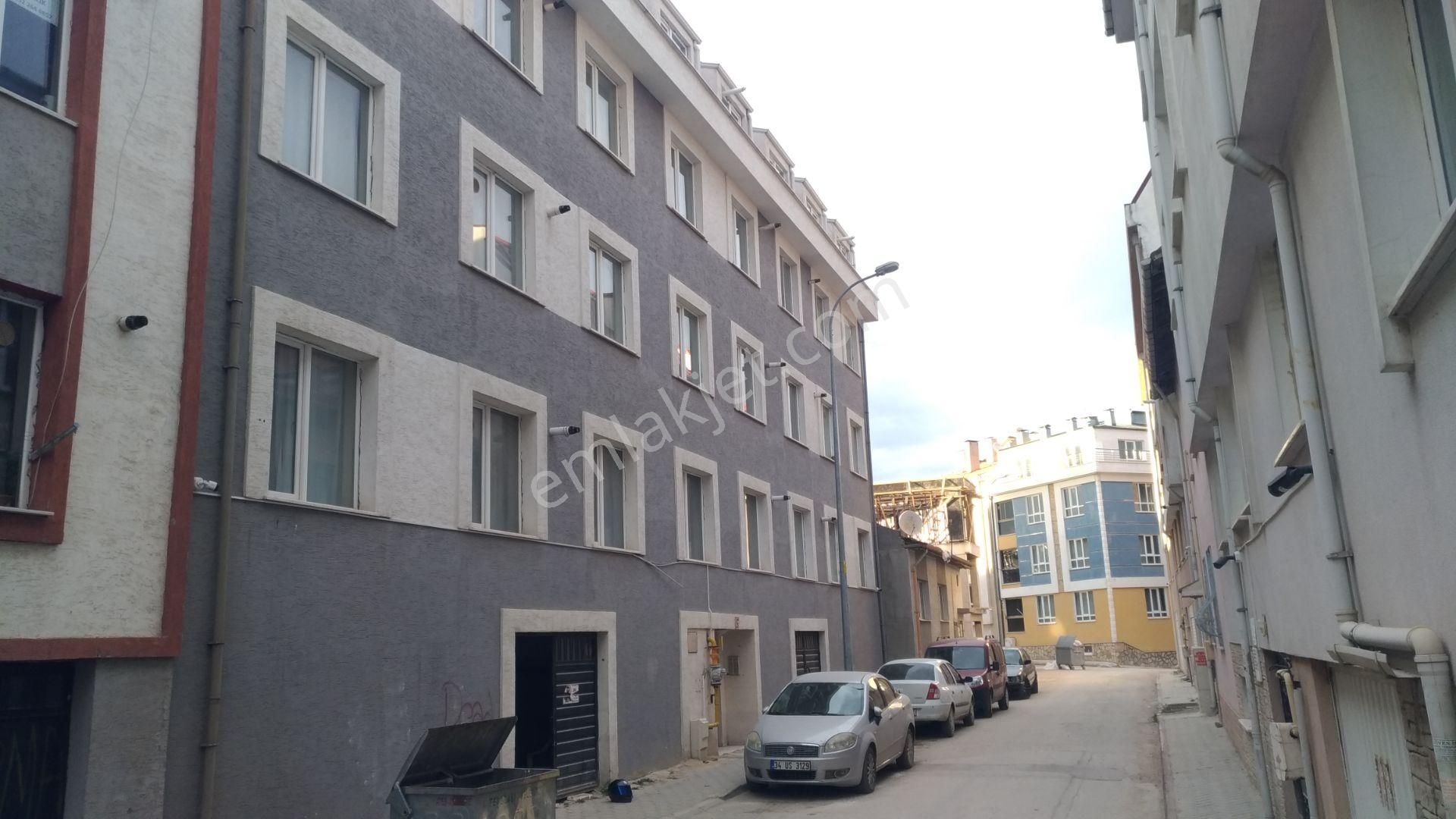 Anadolu Üniversitesine Çok Yakın Eşyalı 1+1 Kiralık Apart