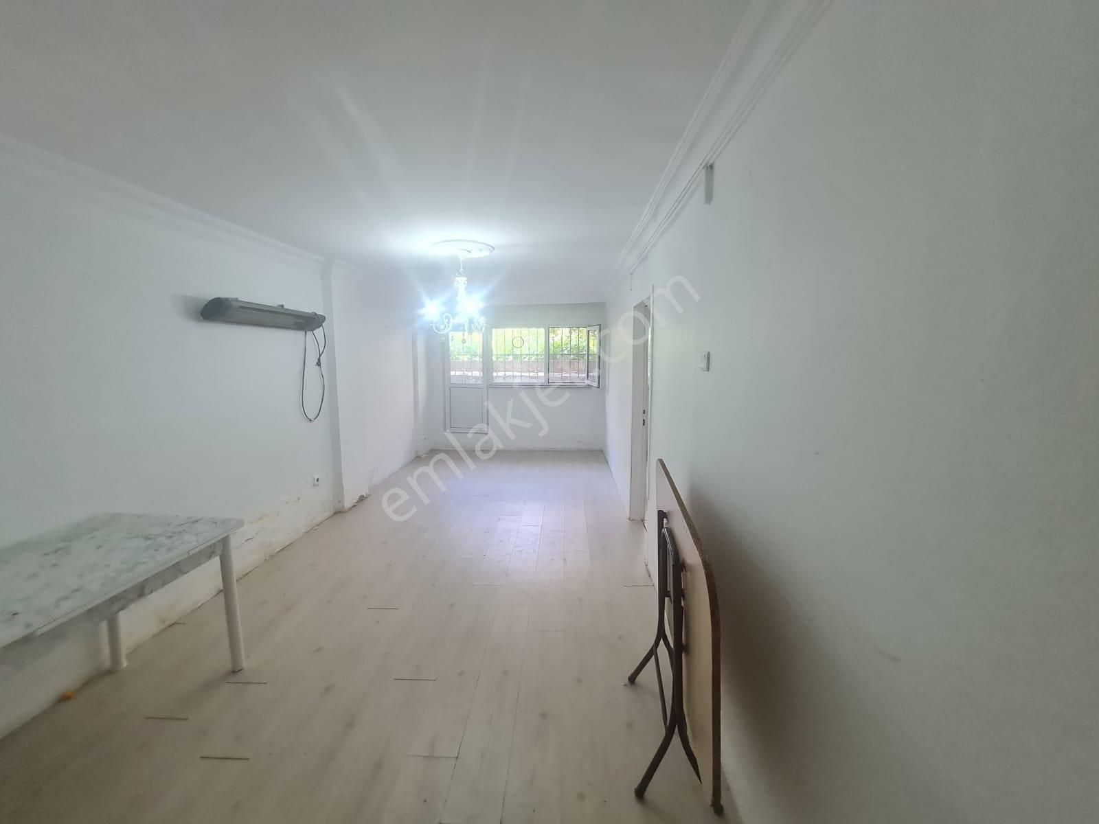 Fatih Mimar Sinan Spor Kompleksi Yakını 2+1 Bahçe Katı Daire