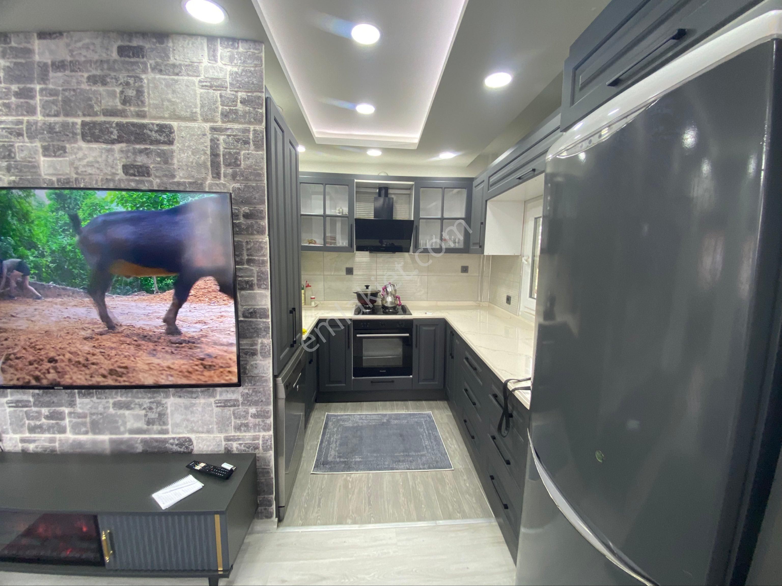 İzmir Buca Gediz De Satılık Üç Katlı Bina - Görsel 2