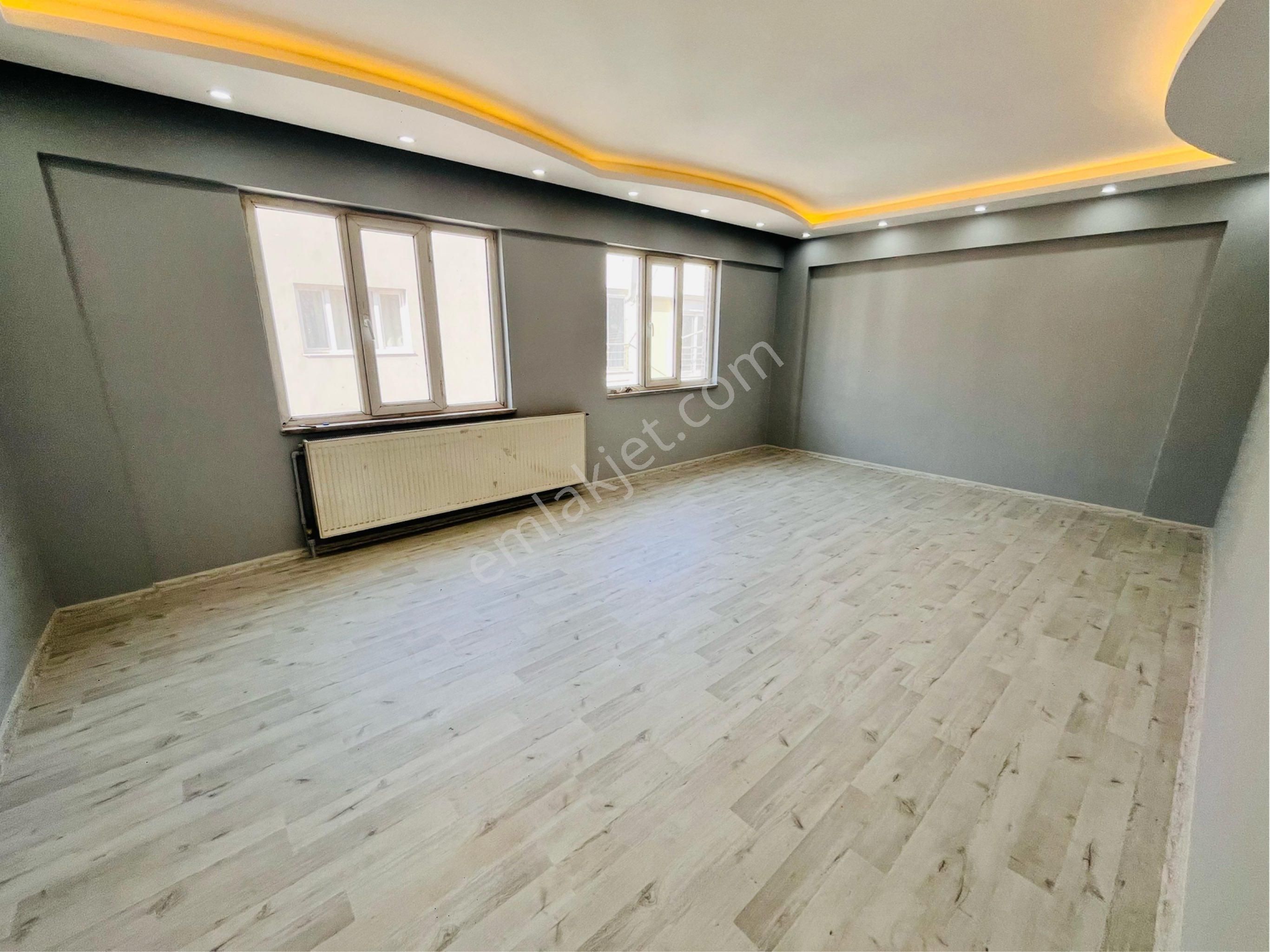 Manisa Yunusemre Akmescit Mah. Çift Girişli 16 Yıllık 7+2 Dubleks