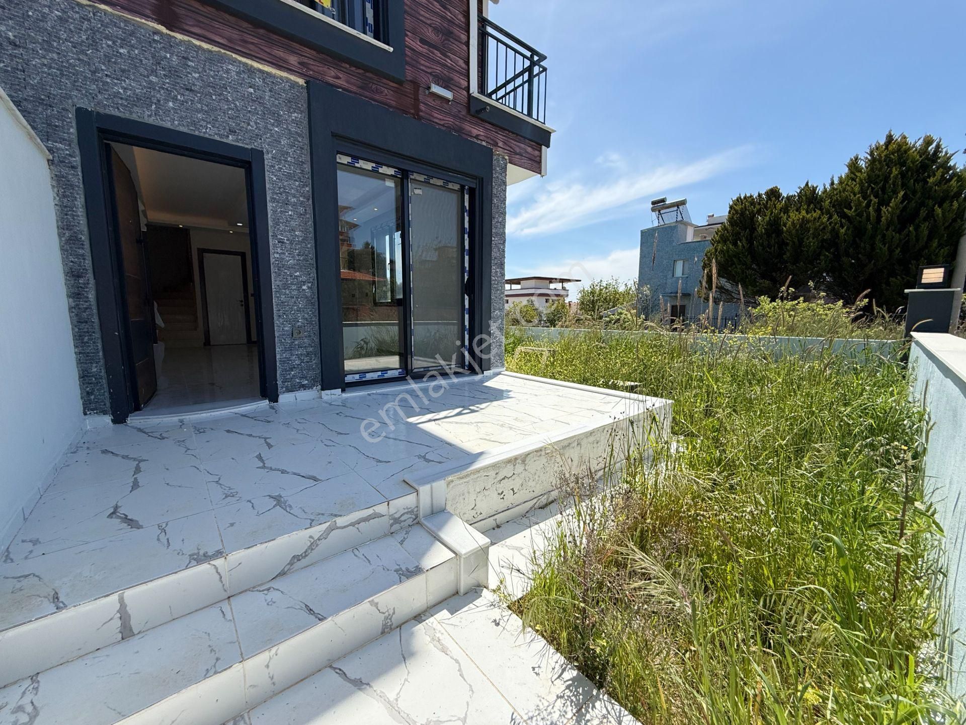 Seferihisar Doğanbey’de Satılık 2 + 1 Sıfır Geniş Bahçeli Deniz Manzaralı Dubleks Yazlık - Görsel 4