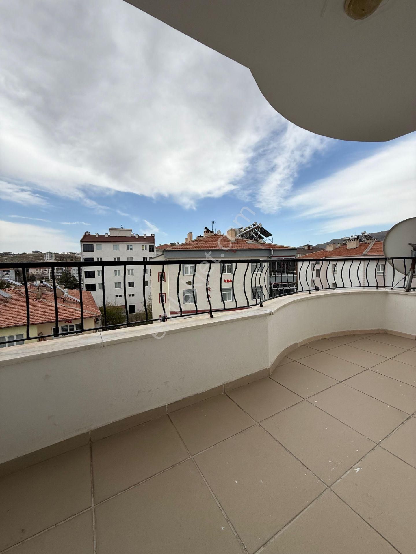 Öz Gaye Emlaktan Develi Yeni Mahallede Satılık Daire - Görsel 4