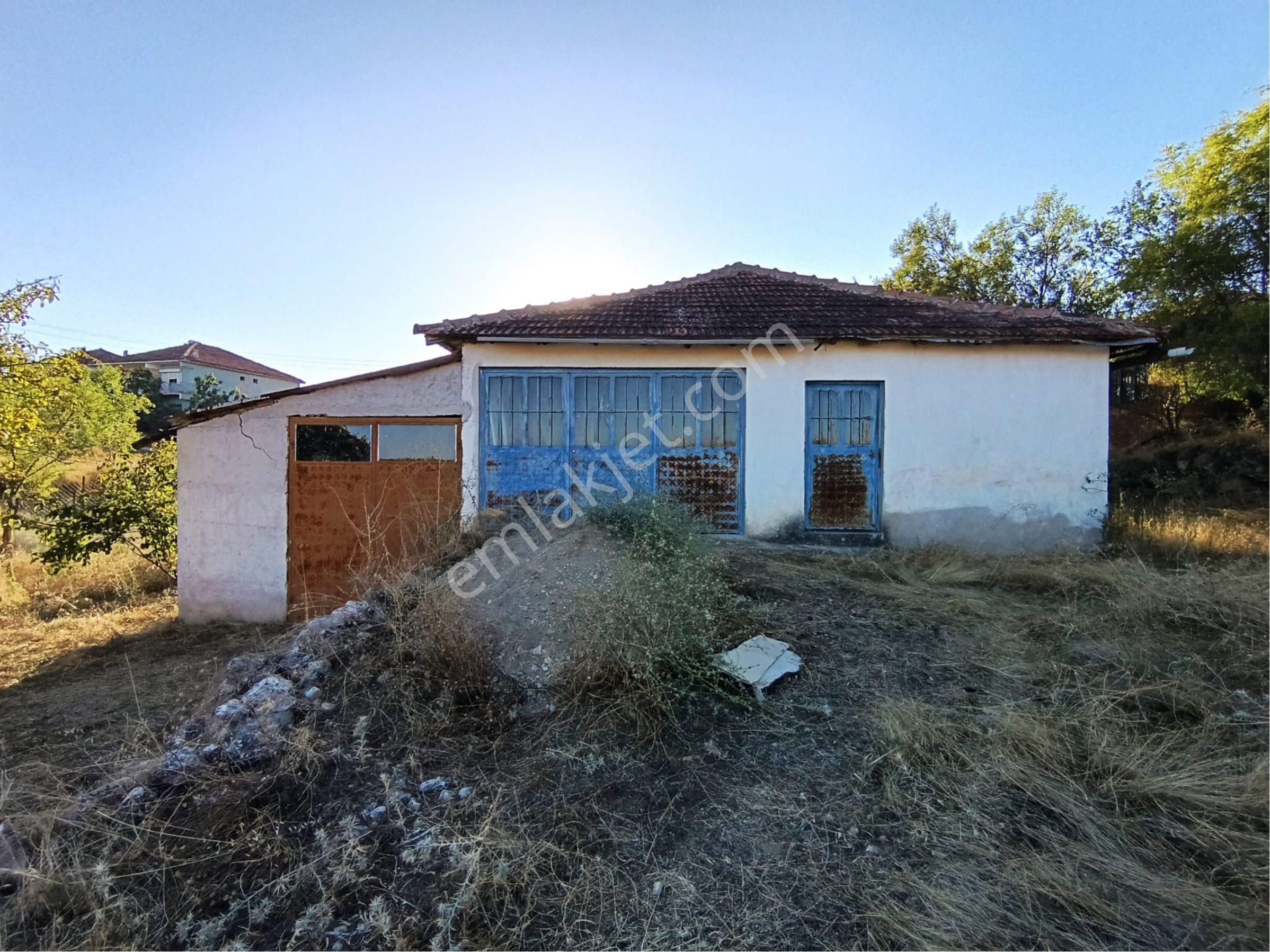 Uşak Eşme Narlı Köyünde Satılık Mustakil Ev - Görsel 13