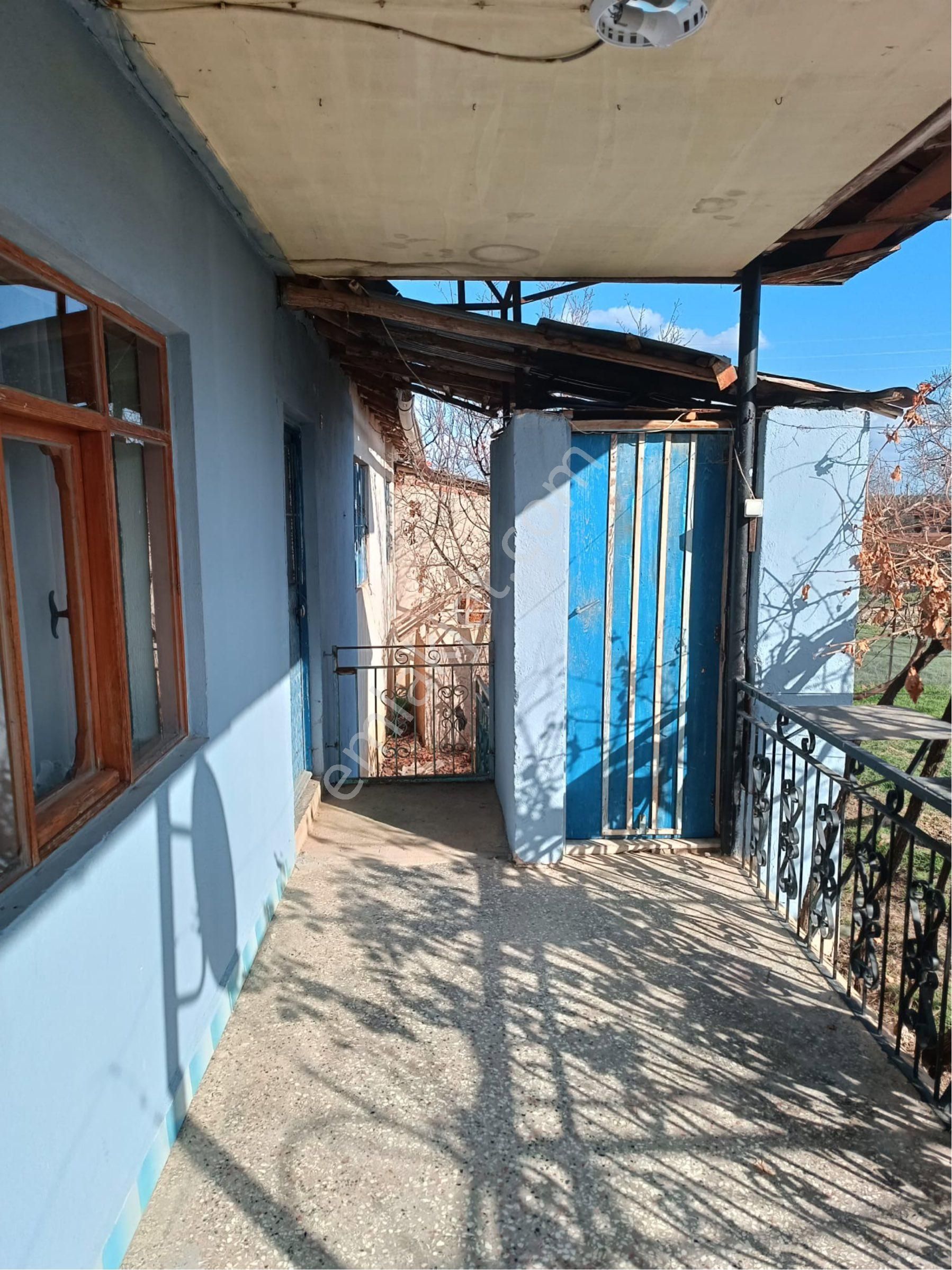 Uşak Eşme Narlı Köyünde Satılık Mustakil Ev - Görsel 10