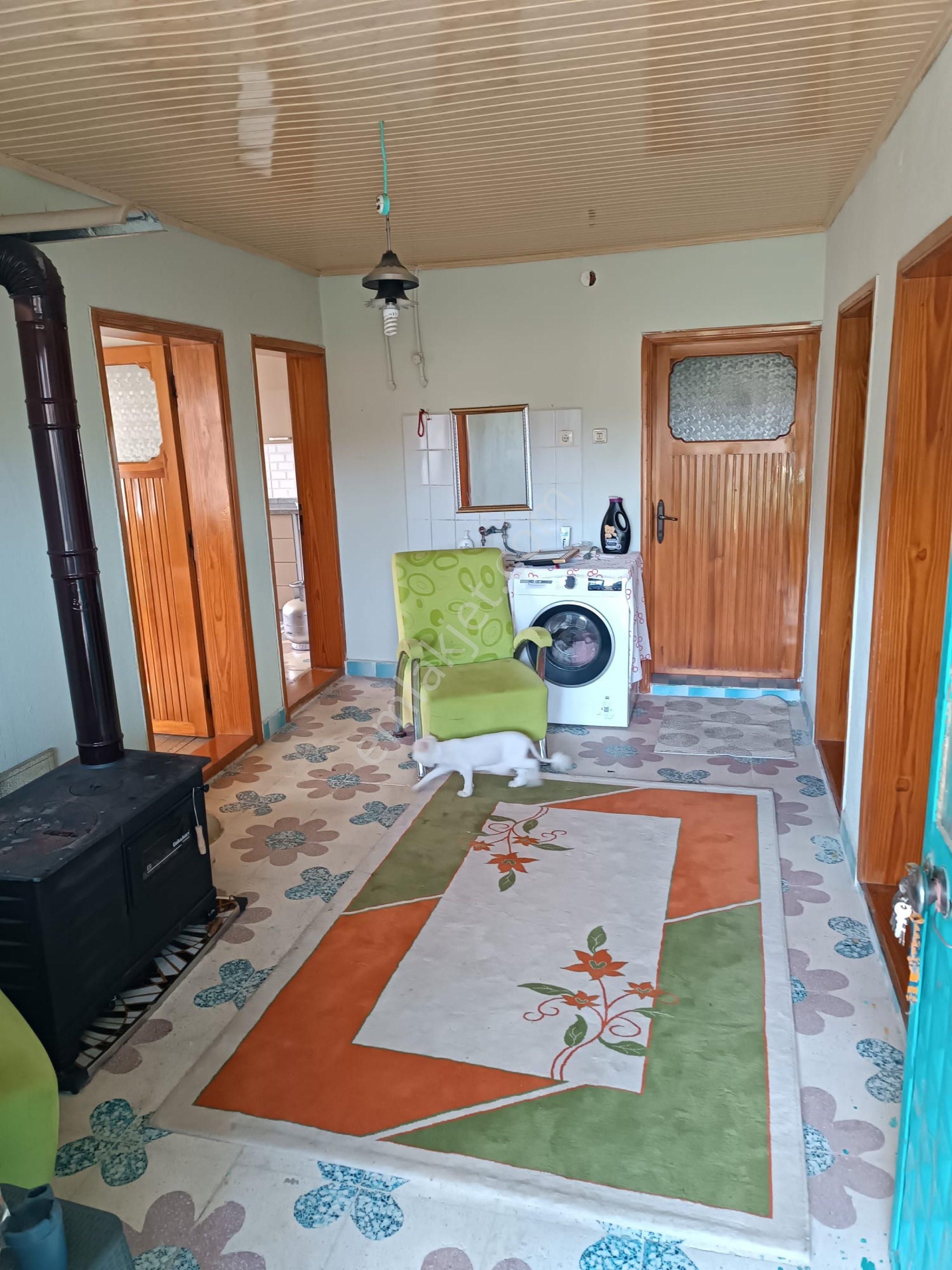 Uşak Eşme Narlı Köyünde Satılık Mustakil Ev - Görsel 2