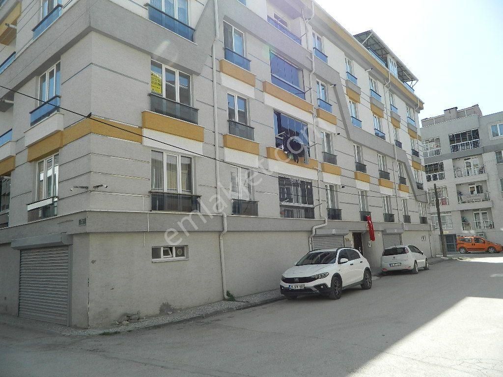 Başkan Emlaktan Satılık Zafer Mahallesinde 3+1 Daire.