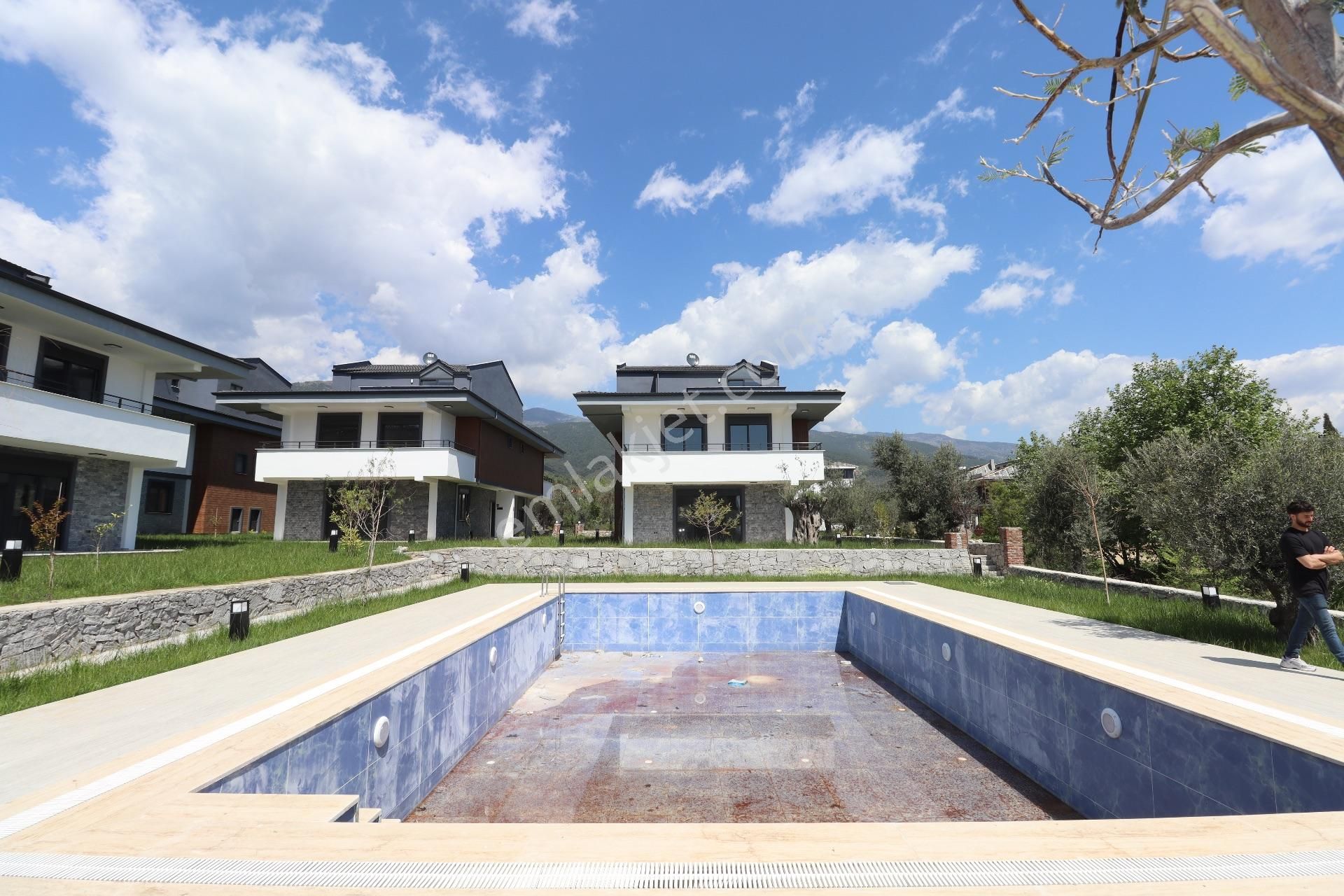Güre Köy Yolun Satılık Havuzlu Sıfır Villa - Görsel 7