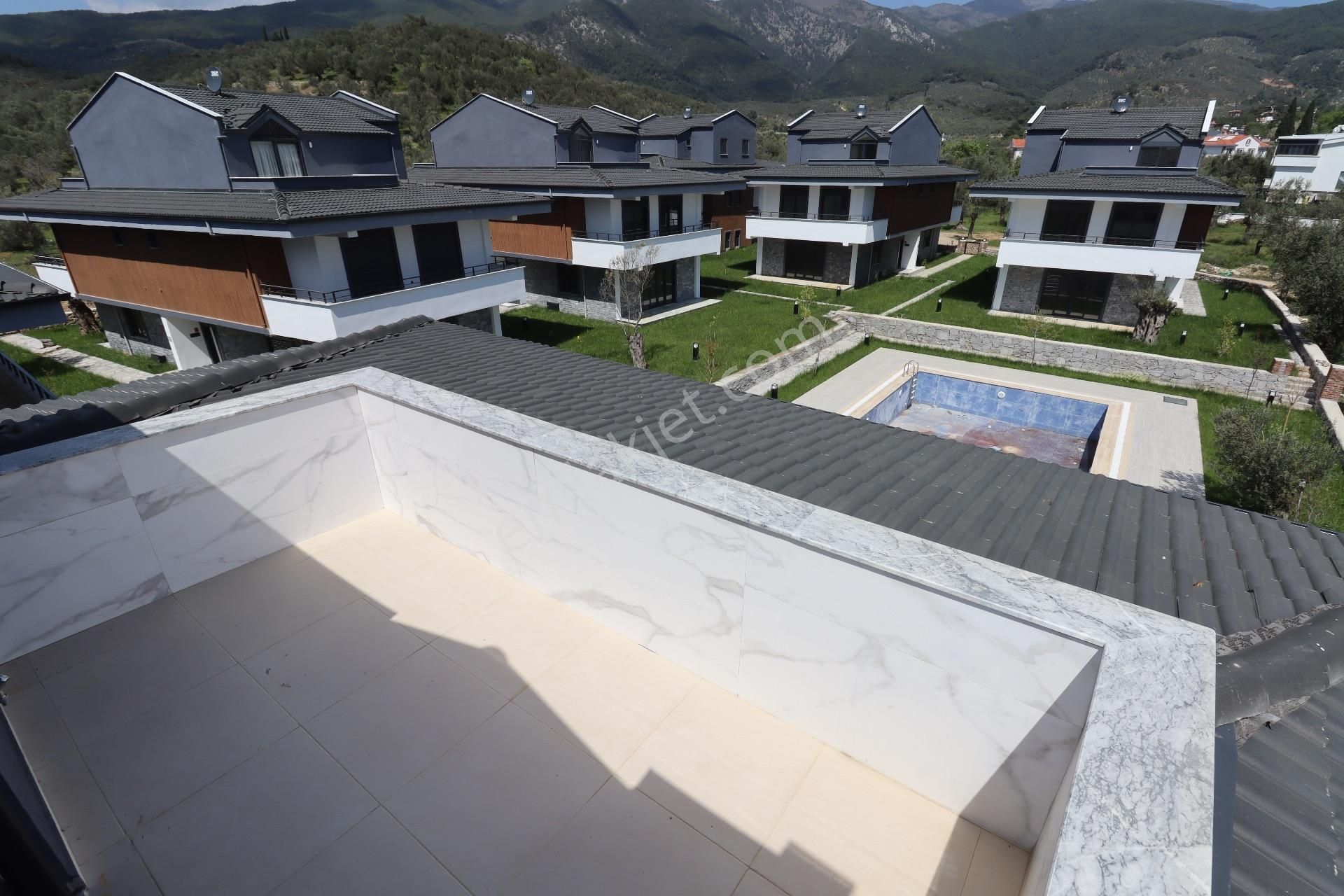 Güre Köy Yolun Satılık Havuzlu Sıfır Villa - Görsel 29