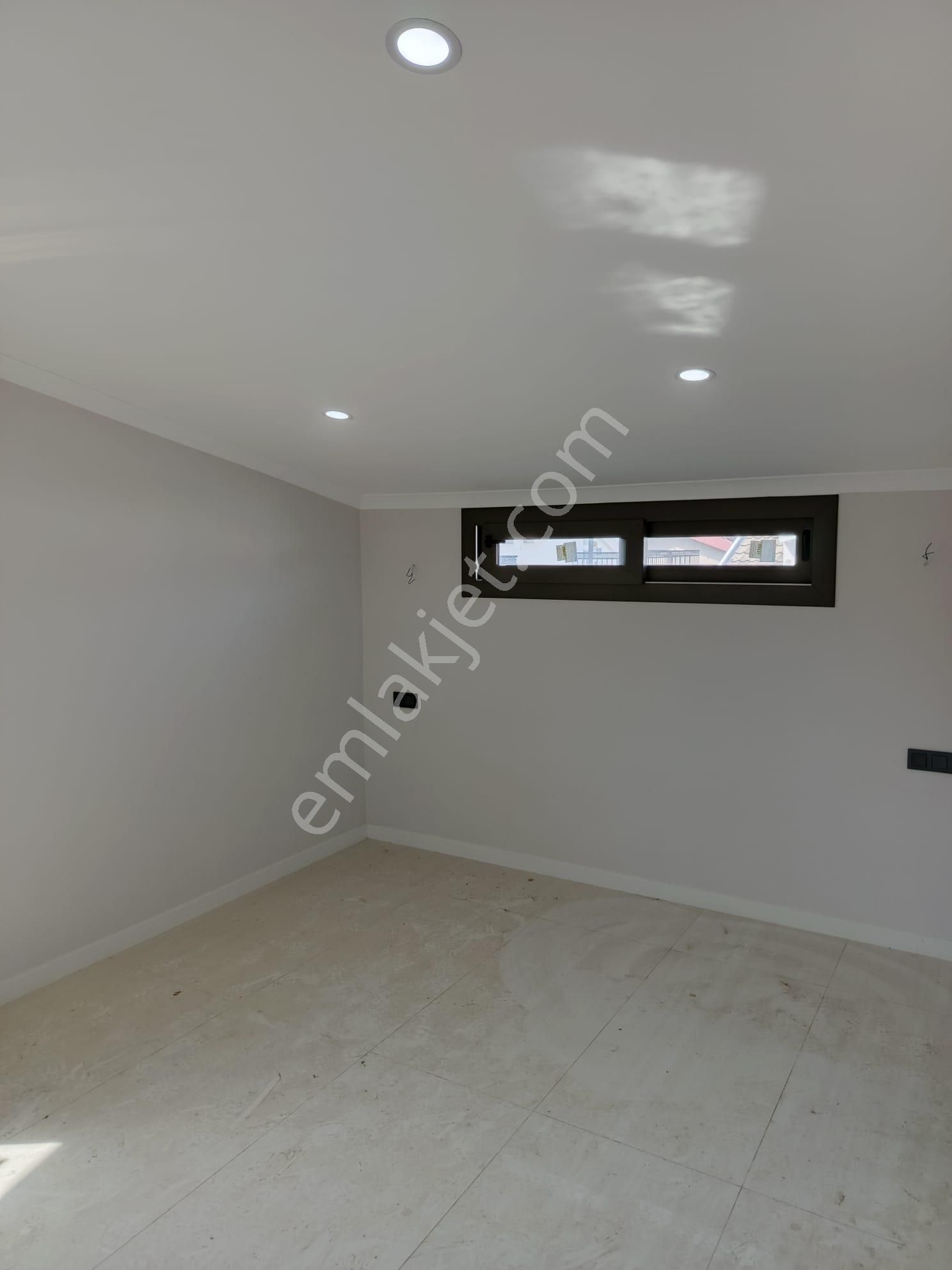 Stop’tan Babataşı Merkezi Konumda 4+1 Havuzlu Villa - Görsel 27