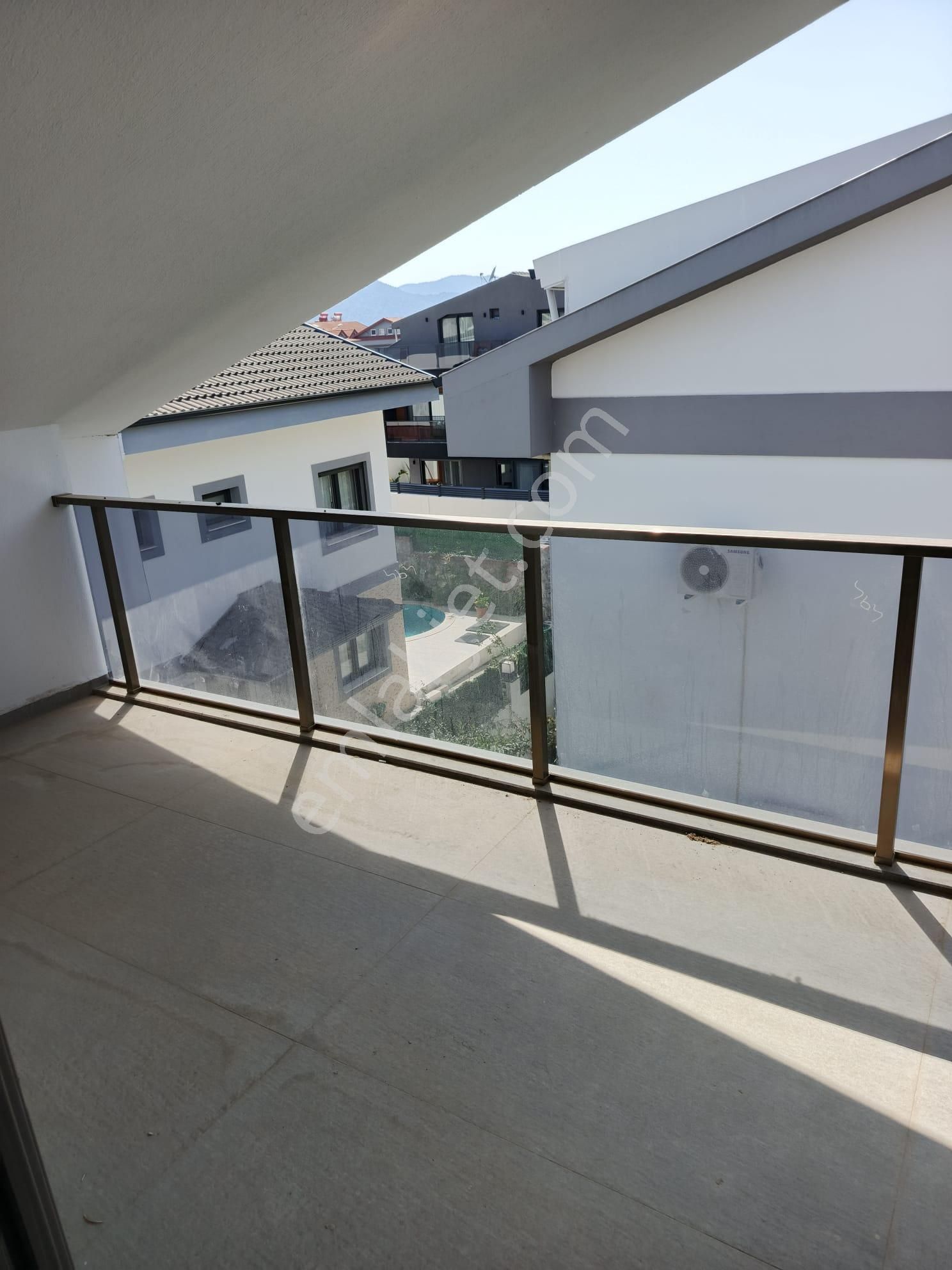 Stop’tan Babataşı Merkezi Konumda 4+1 Havuzlu Villa - Görsel 26