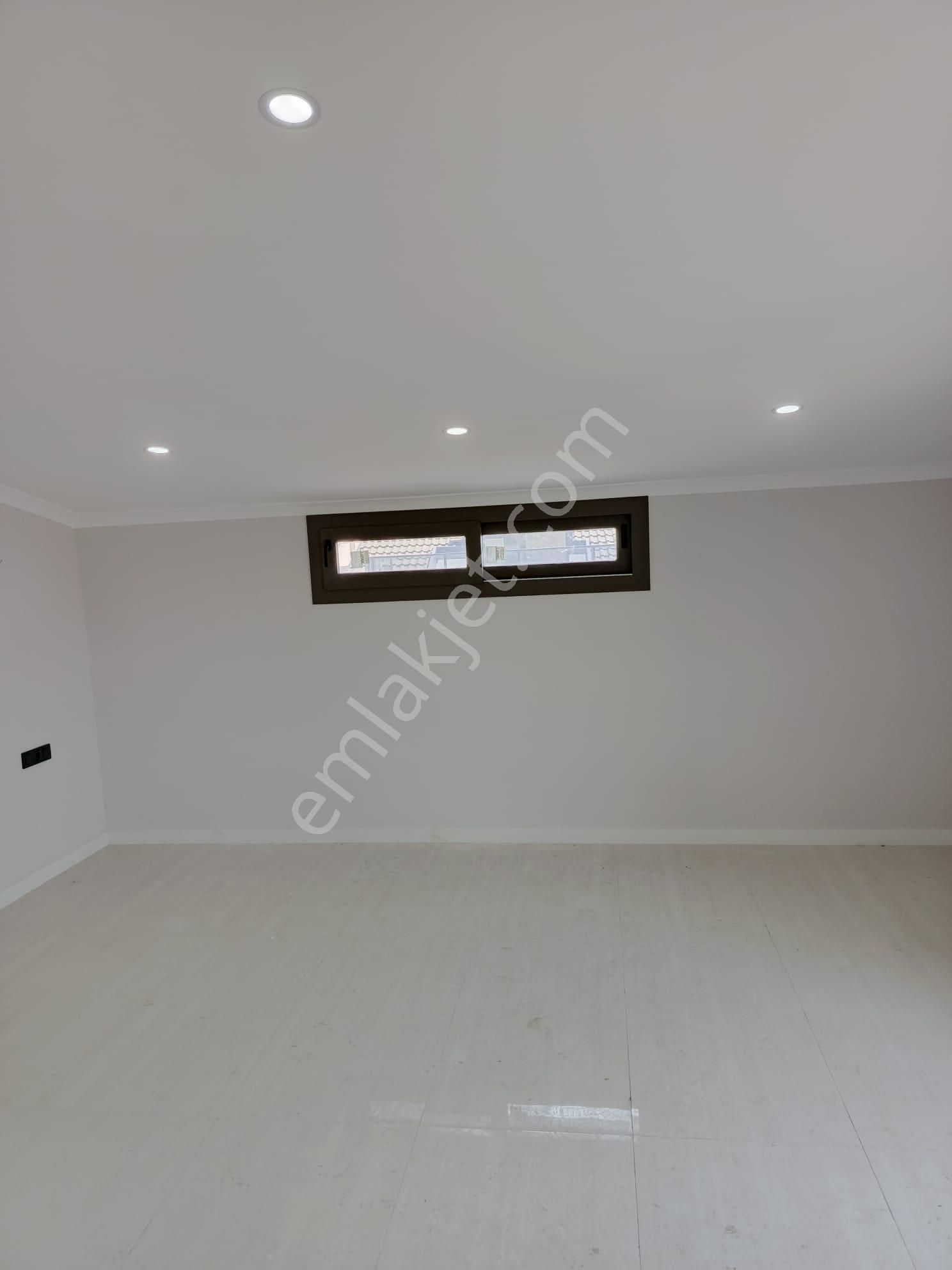 Stop’tan Babataşı Merkezi Konumda 4+1 Havuzlu Villa - Görsel 23