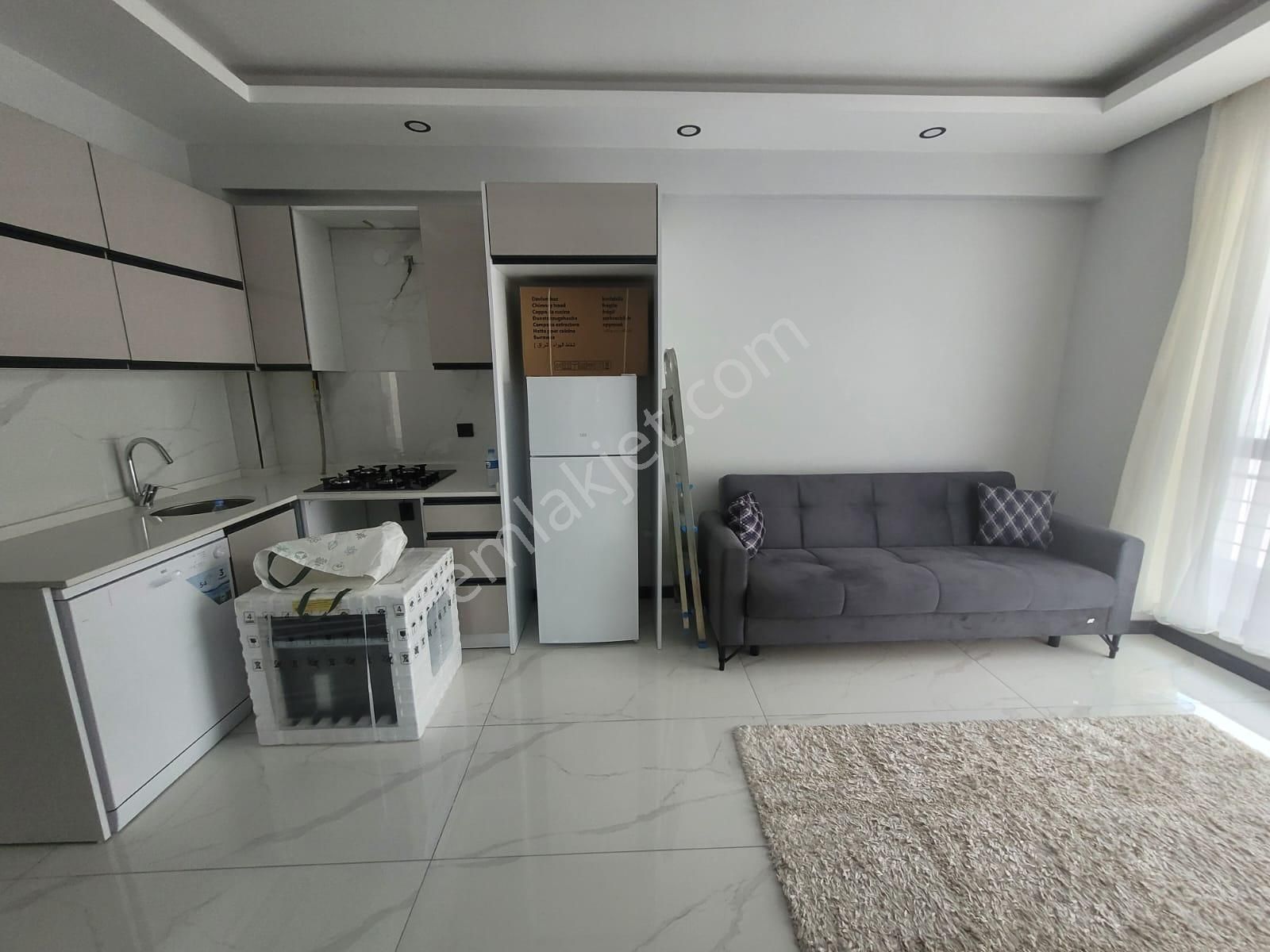 Delux'den Değirmenaltın'da Havuzlu Site İçerisinde Sıfır Eşyalı Lux 1+1