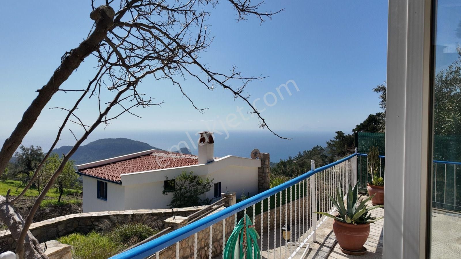 Datça Mesudiyede Deniz Manzaralı 113m² 2+1 Yıllık Kiralık Villa