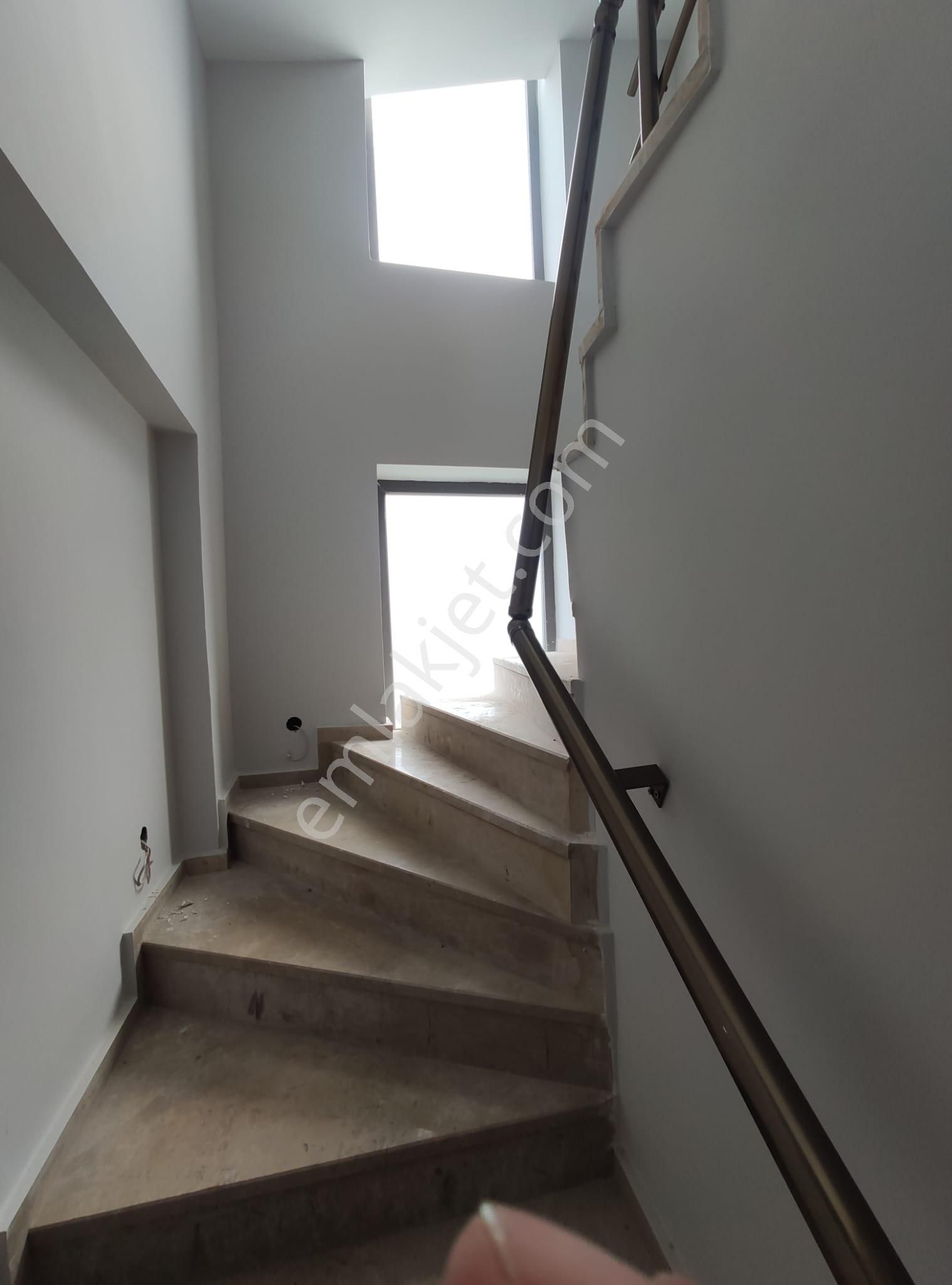 Stop’tan Çatalarık’ta 4+1 Havuzlu Tripleks Villa - Görsel 13