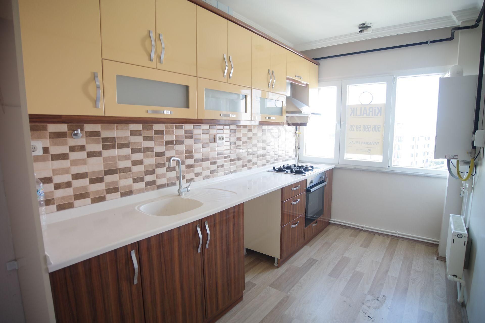 Yavuzhan'dan Tepe Emlak Konutlarında 2+1 Arakat Kiralık Daire