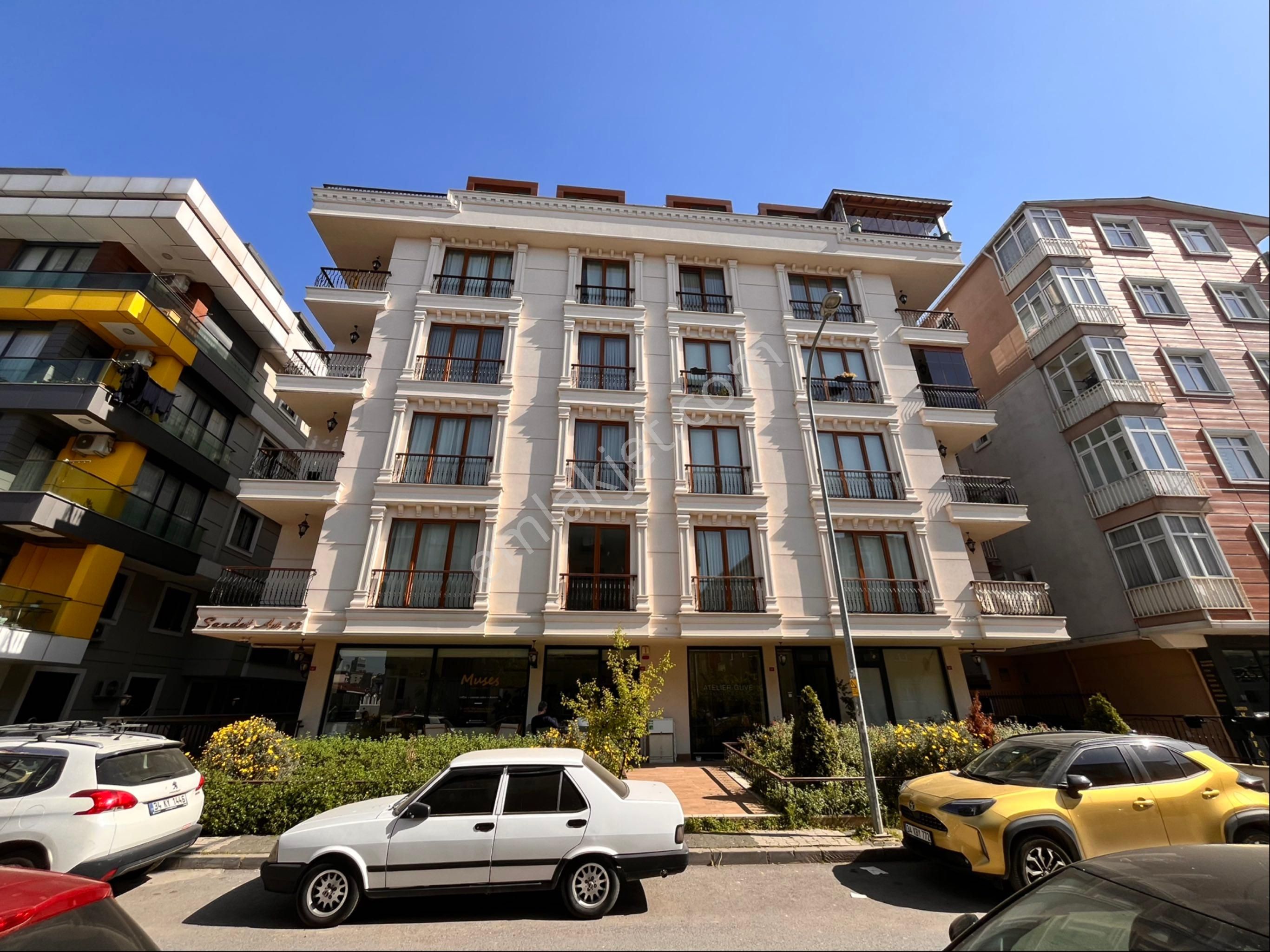 Cihadiye Caddesi'nde Kızılay'a Komşu Otoparklı Binada Lüks 2+1