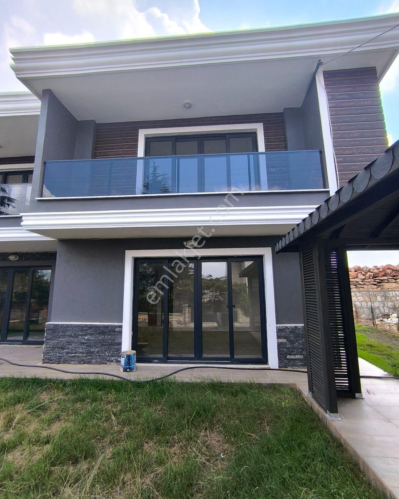 Kepirlide Ultra Lüx 5+1 Geniş Oturumlu Kış Bahçeli Villa