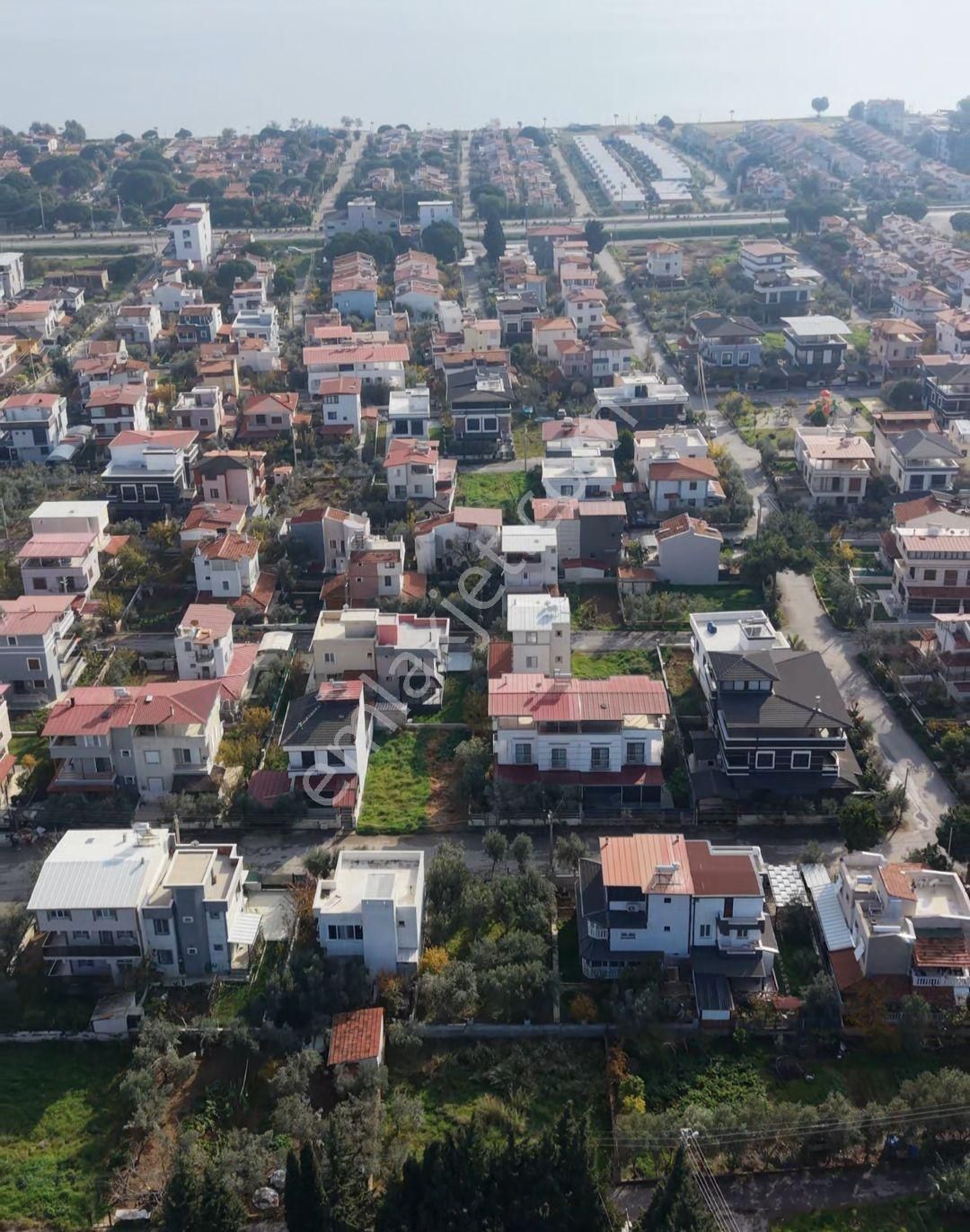 Seferihisar Cumhuriyet Mahallesi'nde Villa İmarlı Arsa