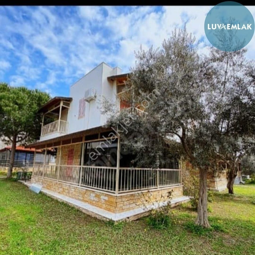 Didim Akbük'te Denize Sıfır Sitede Köşe Konumda 4+1 Masrafsız Yazlık