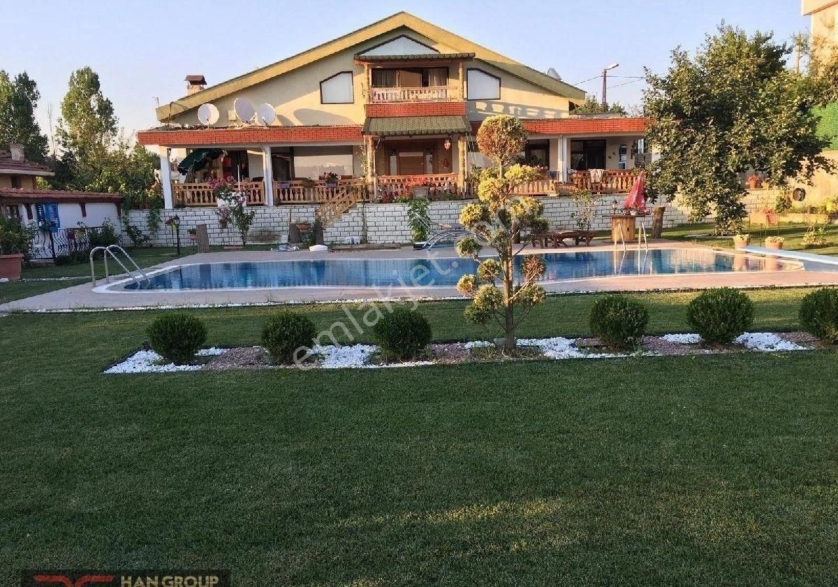 Silivri Gazitepede Acil Satılık Muhteşem Müstakil Villa
