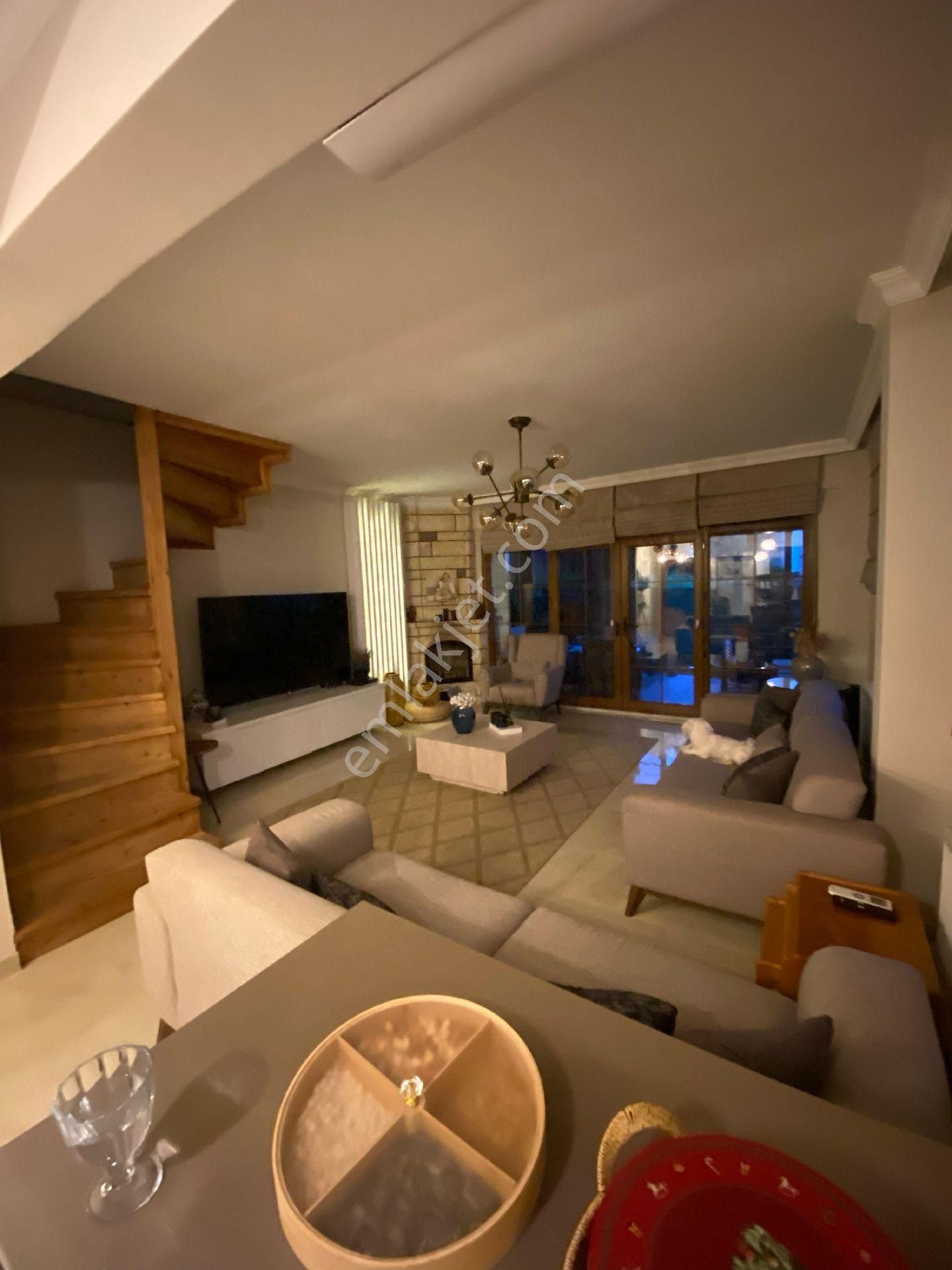 İstanbul İli Silivri İlçesi Gümüşyaka Mahallesi'nde Denize Sıfır Villa. - Görsel 23