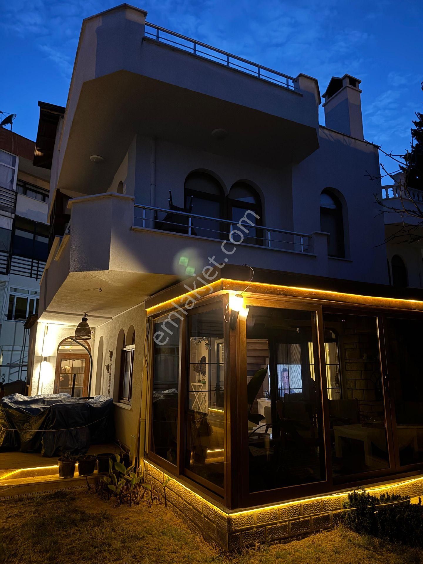 İstanbul İli Silivri İlçesi Gümüşyaka Mahallesi'nde Denize Sıfır Villa. - Görsel 32