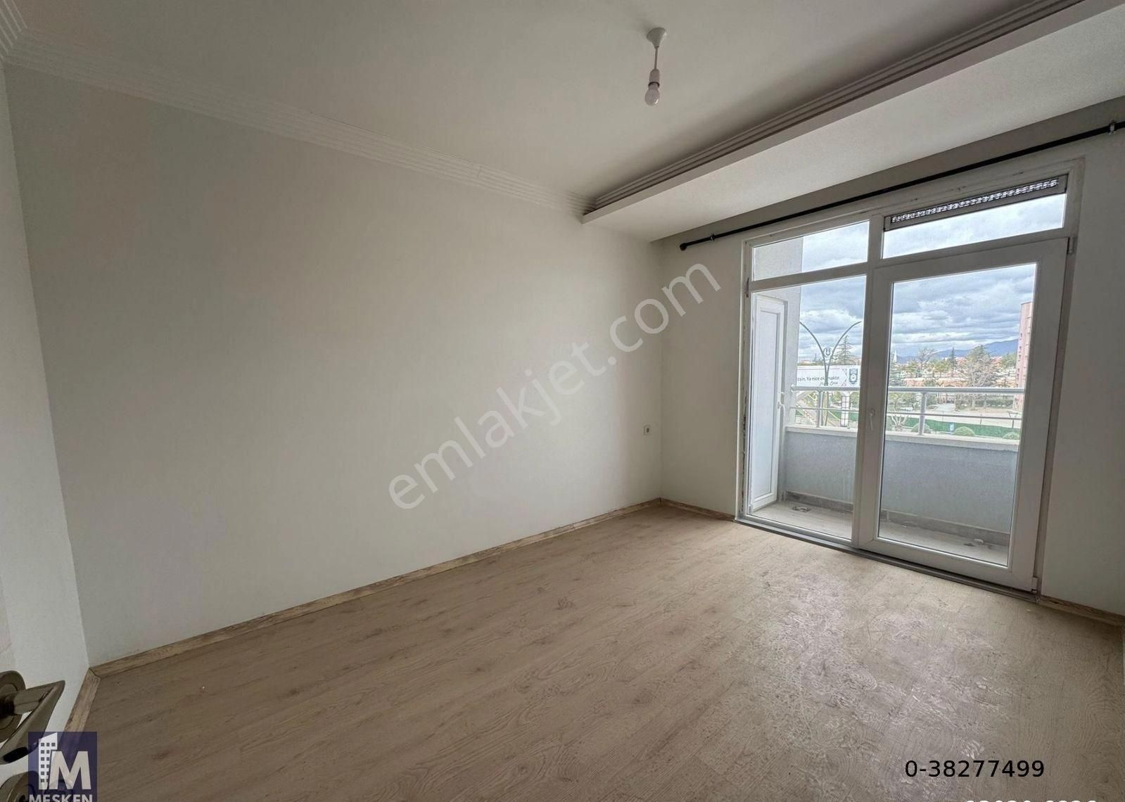 Ana Yol Üzeri Belediye Üniversite Yürüme Mesafeli 2+1 Asansörlü Ara Kat Daire