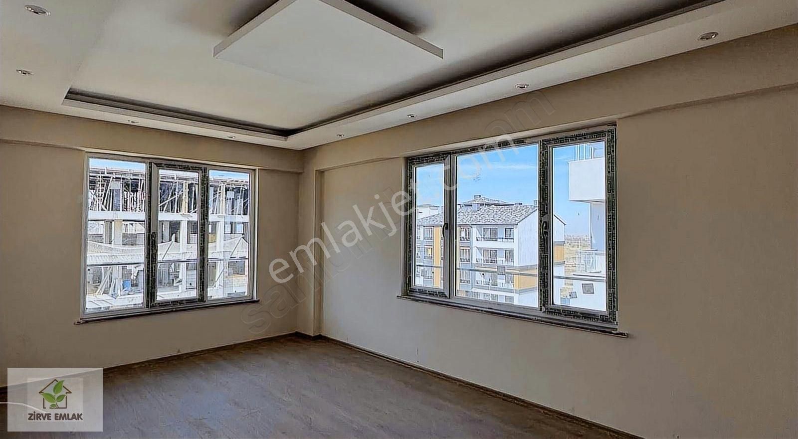 Zirve Emlak Satıyor 2+1 135m2 Garajlı Ebeveyn Banyo Kilerlidaire