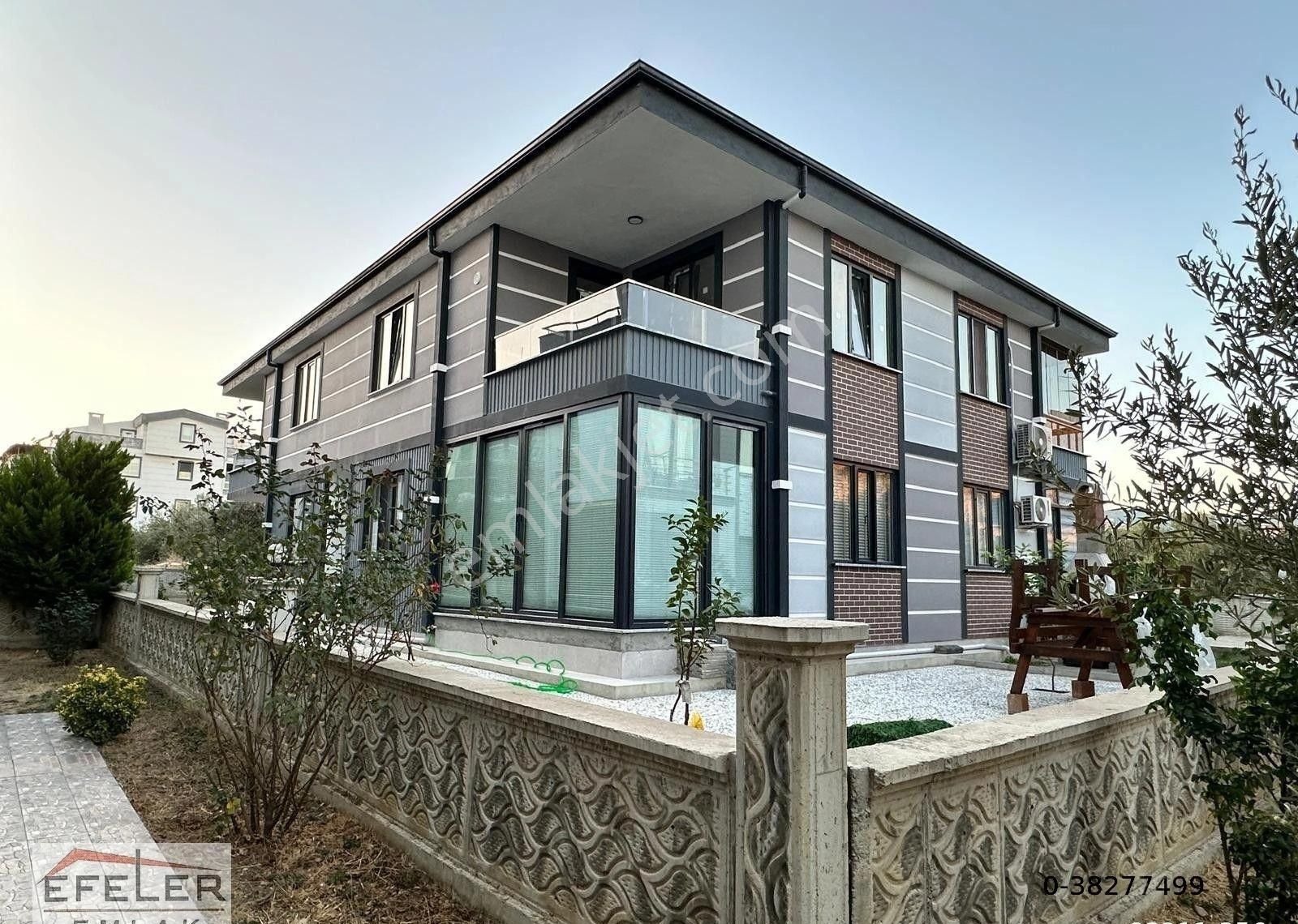 Efeler Emlak - Küçükkuyu'da Çarşıya Denize Yakın Sıfır 1+1 Daire